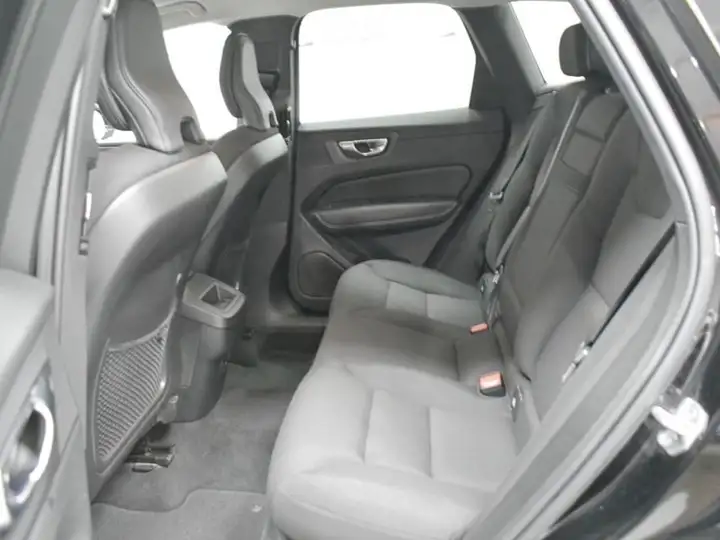 Volvo XC60 2021, foto 28