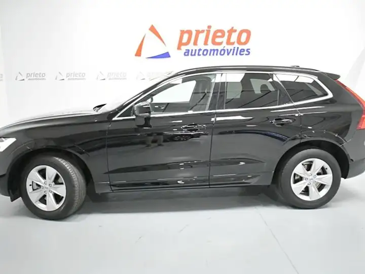 Volvo XC60 2021, foto 2