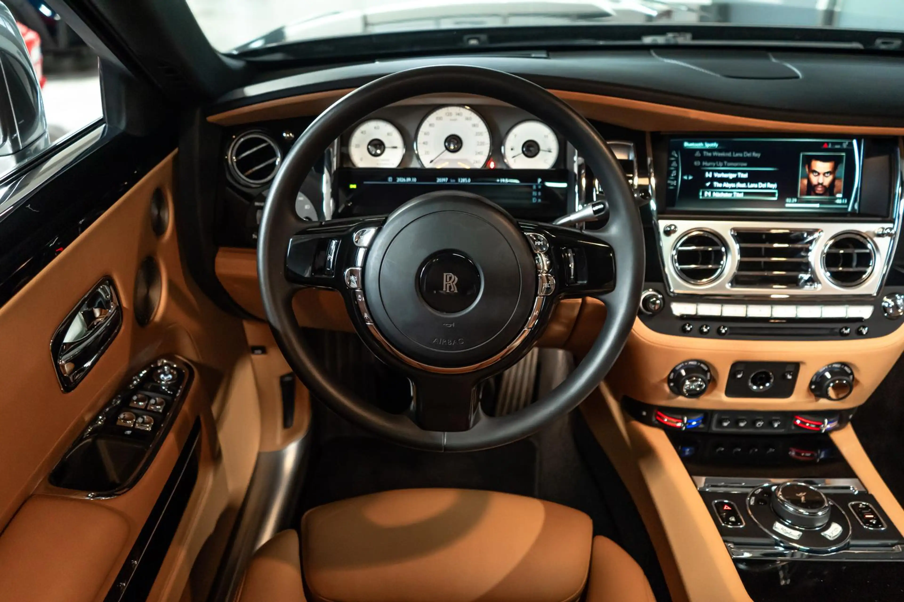 Rolls-Royce Ghost V12 6.5 LED HUD 360° PANO NIGHT SOFT SOUND — photo 25