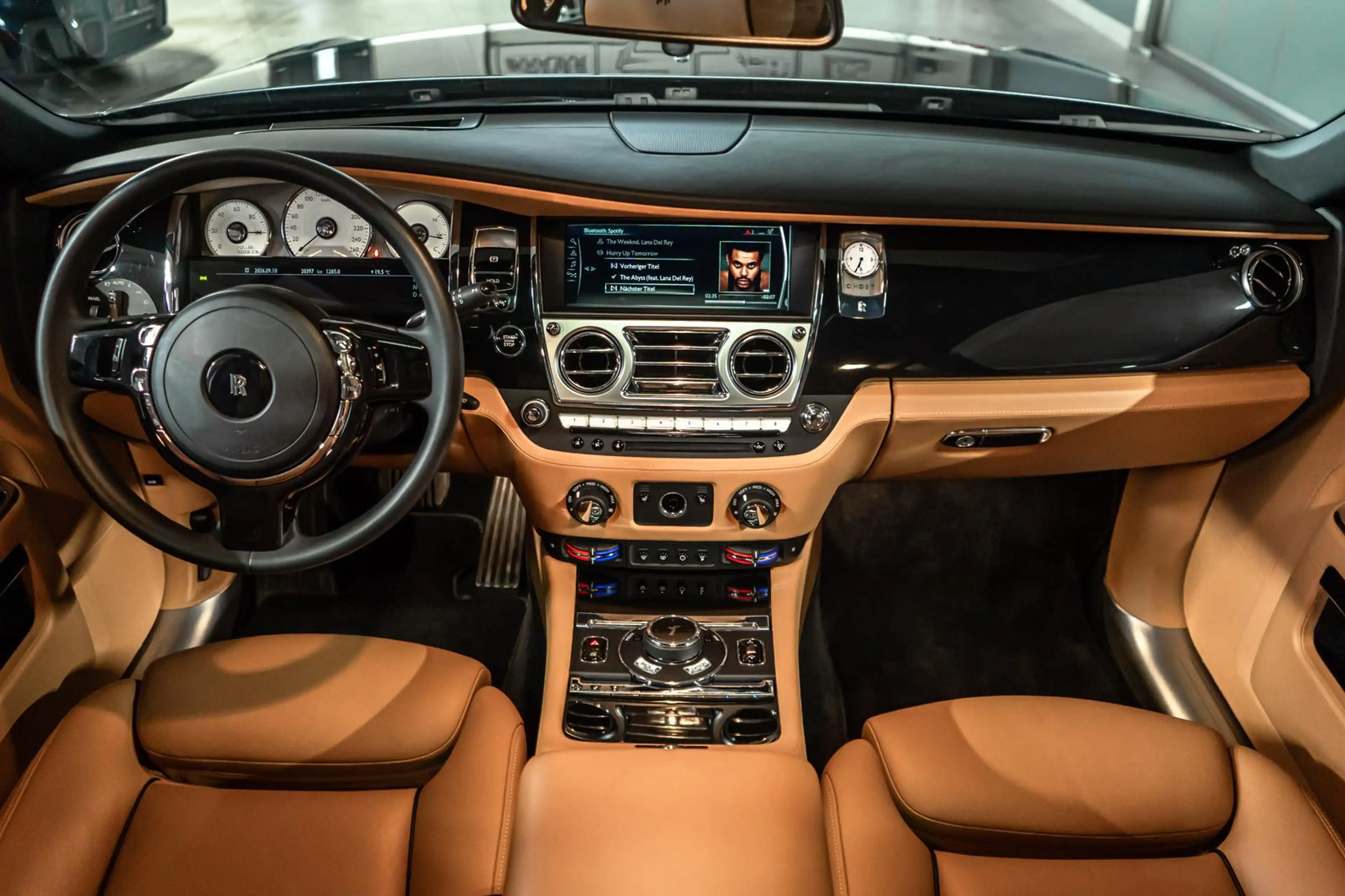 Rolls-Royce Ghost V12 6.5 LED HUD 360° PANO NIGHT SOFT SOUND — photo 30