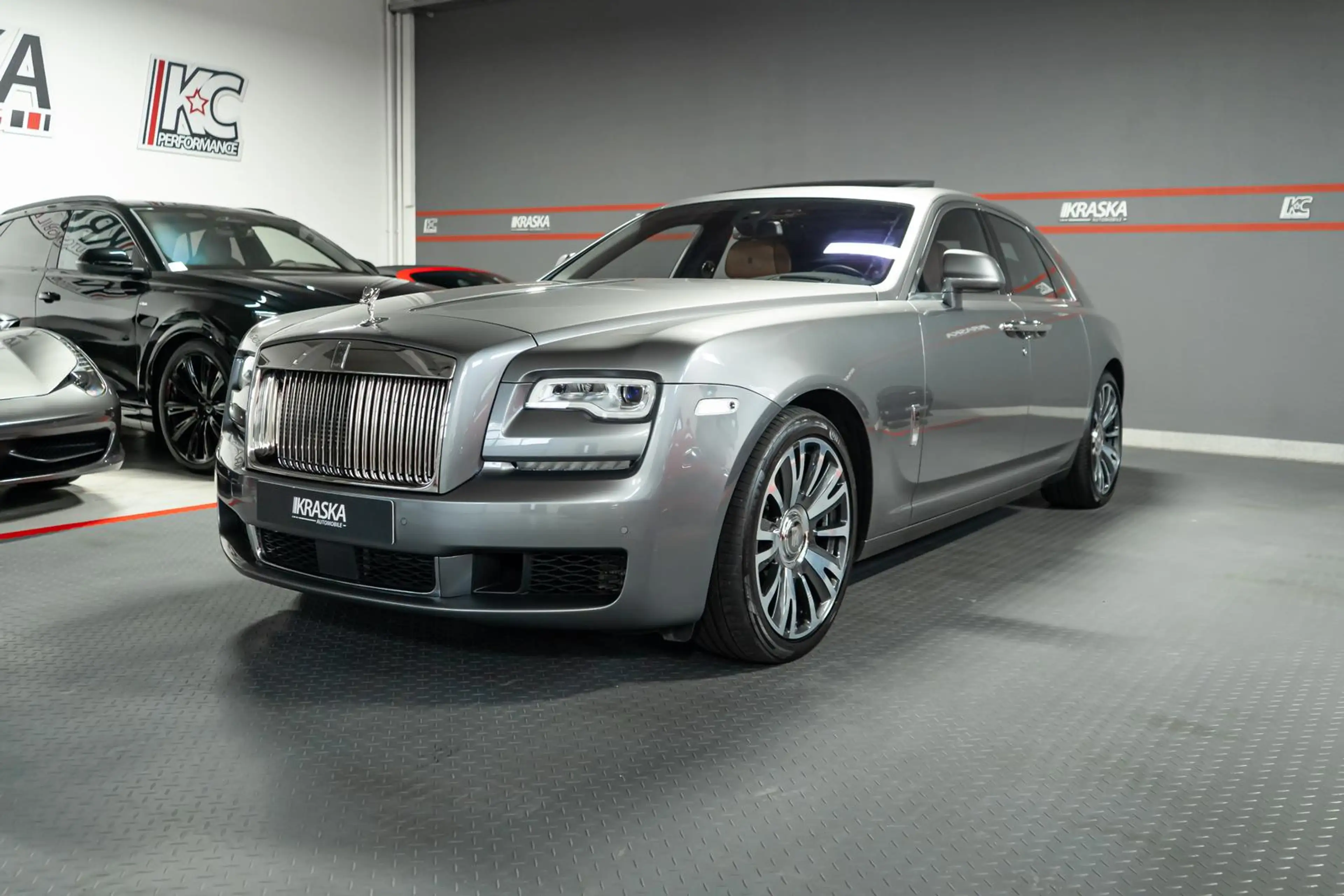 Rolls-Royce Ghost V12 6.5 LED HUD 360° PANO NIGHT SOFT SOUND — photo 5
