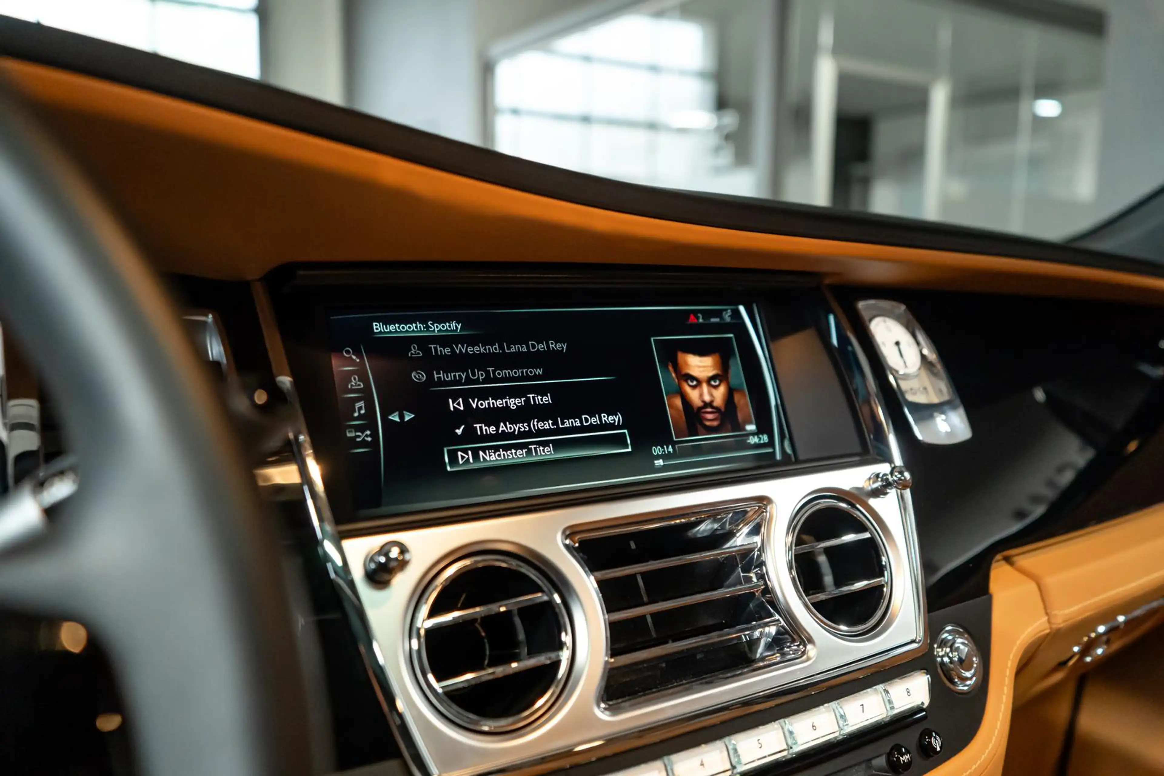 Rolls-Royce Ghost V12 6.5 LED HUD 360° PANO NIGHT SOFT SOUND — photo 27