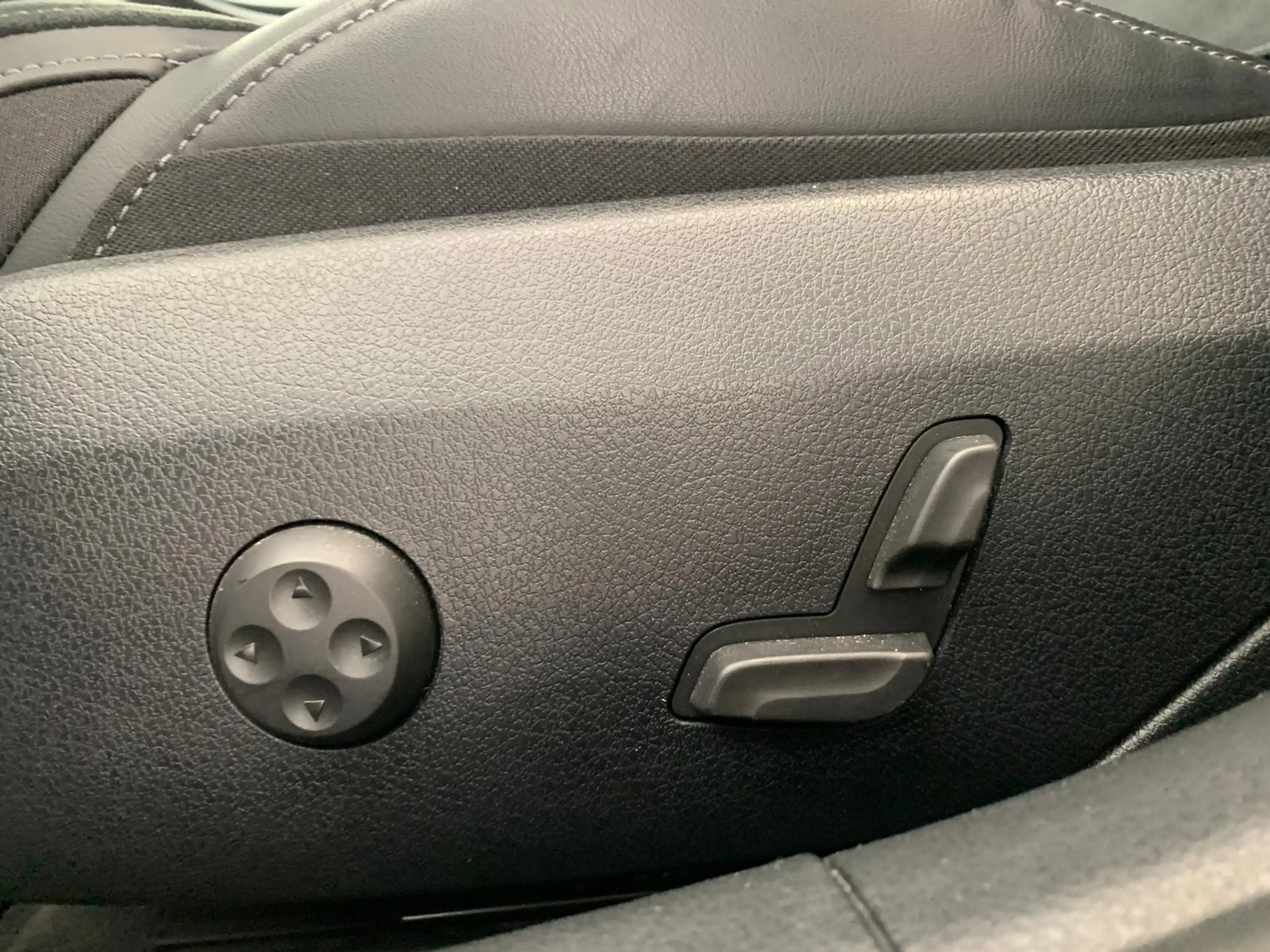 Mercedes-Benz C 220 d 4M 2x AMG Line|Night|DigiLight|el. Sitze — photo 7