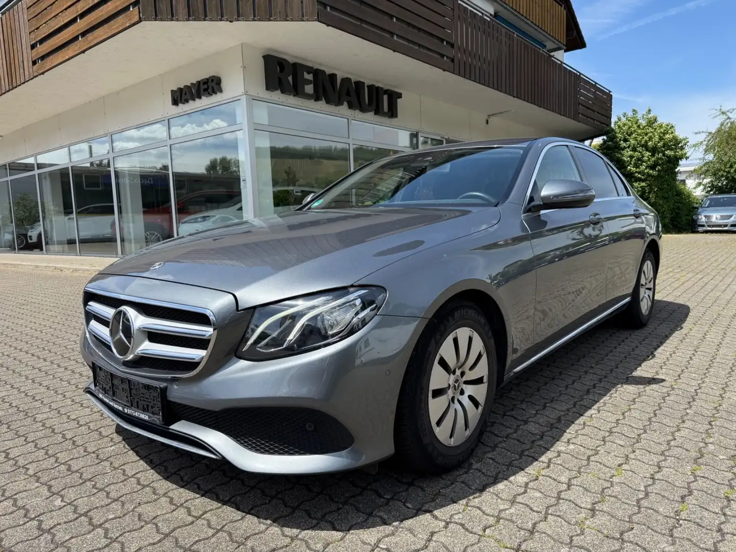 Mercedes-Benz E 220 d*Limo*AVANTGARDE*NAVI*LED*DISTR*EU6dT* Grau - 1