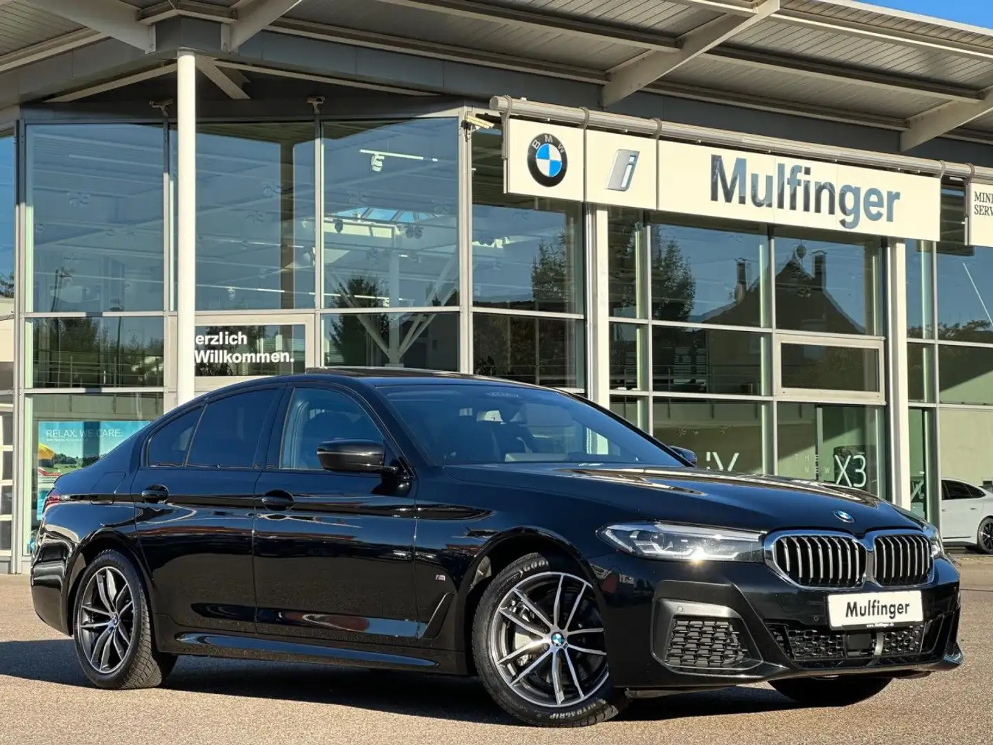 BMW 530 i M Sport IntAktLenk.KomfS+Bel.ACC HUD GlasD Nero - 2
