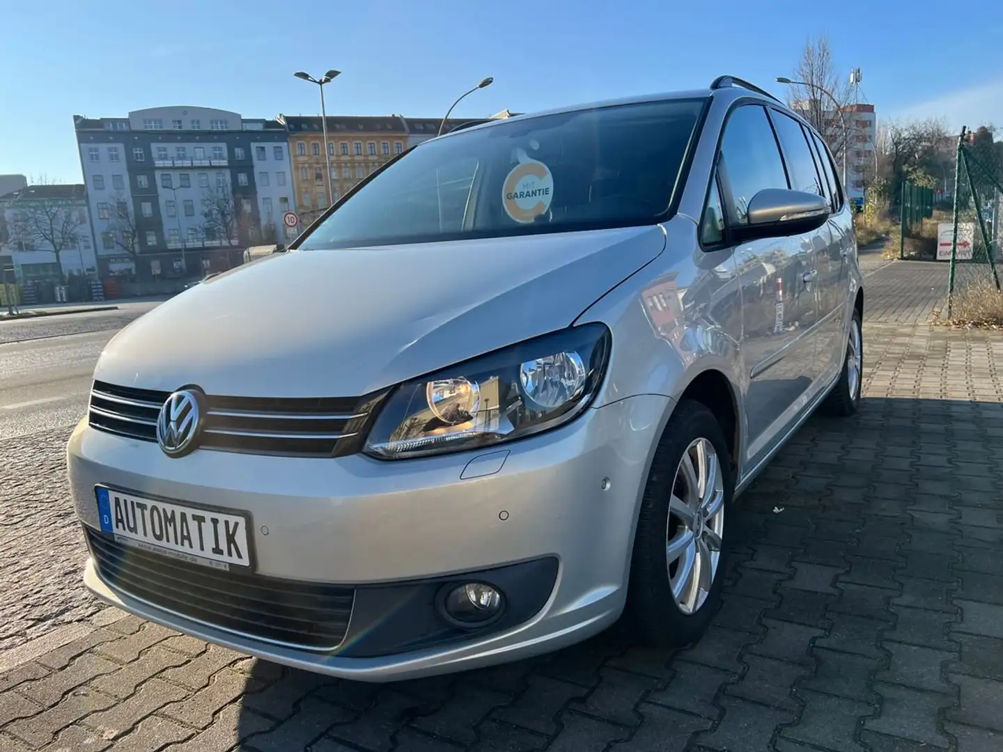 Volkswagen Touran Comfortline BMT Automatik,Navi,PDC,1Hand Grau - 2