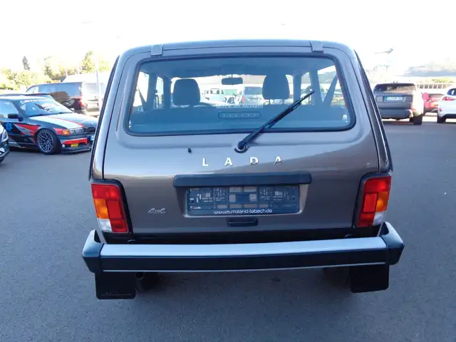 Lada Taiga view 5