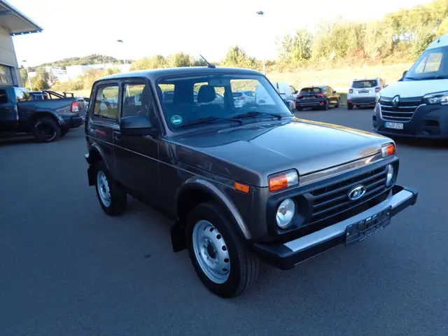 Lada Taiga view 3
