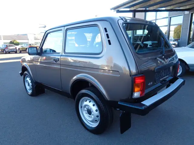 Lada Taiga view 6
