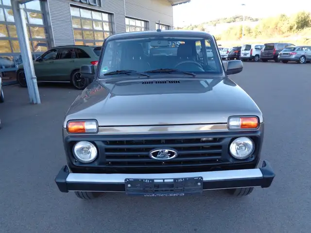 Lada Taiga view 2