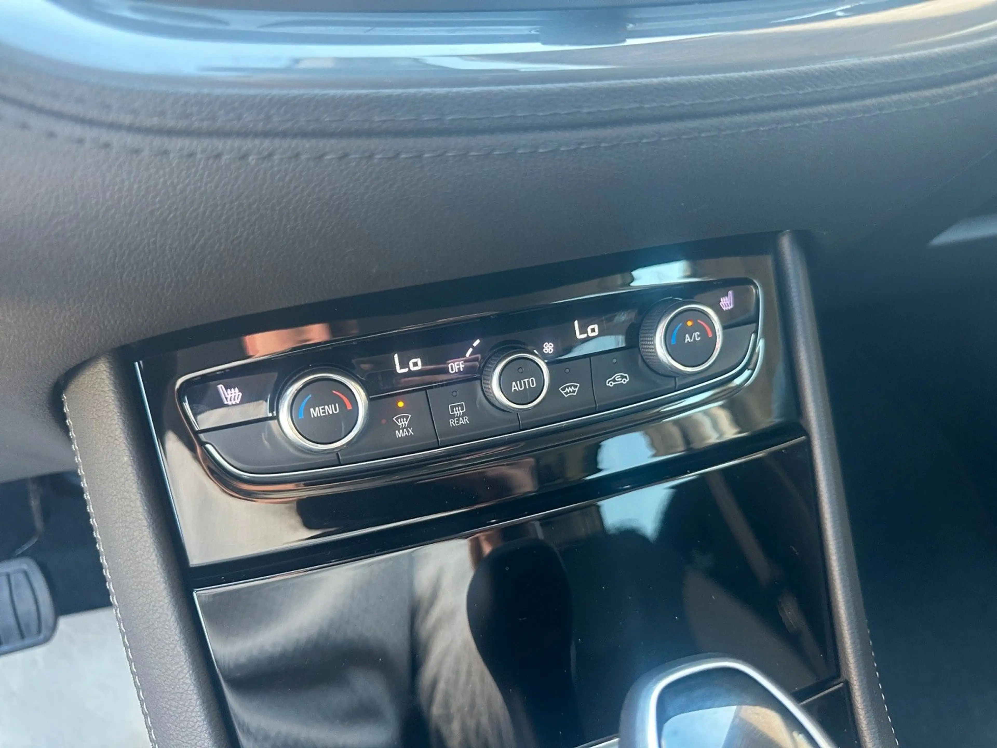 Opel Grandland X Design Line 360CAM+AHK+NAVI+SHZ+TOTW — photo 10
