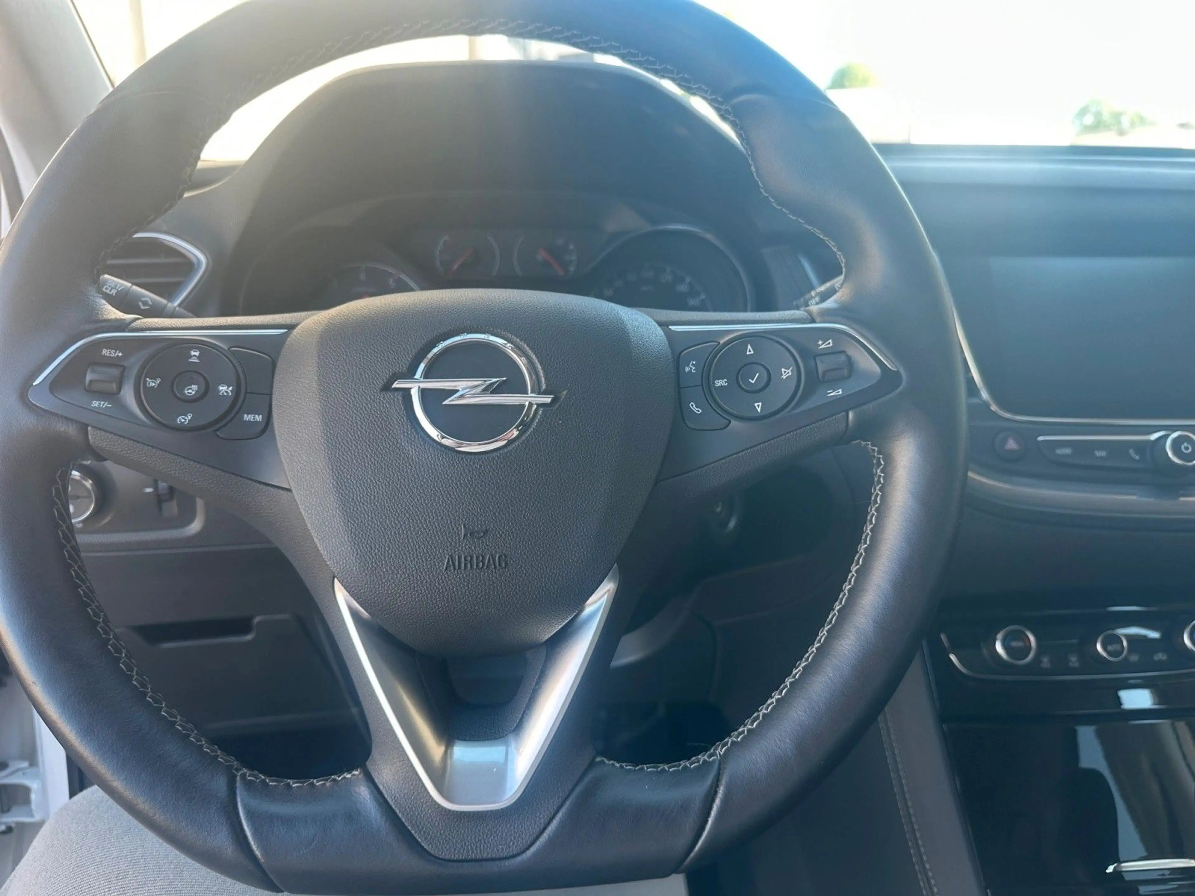 Opel Grandland X Design Line 360CAM+AHK+NAVI+SHZ+TOTW — photo 14