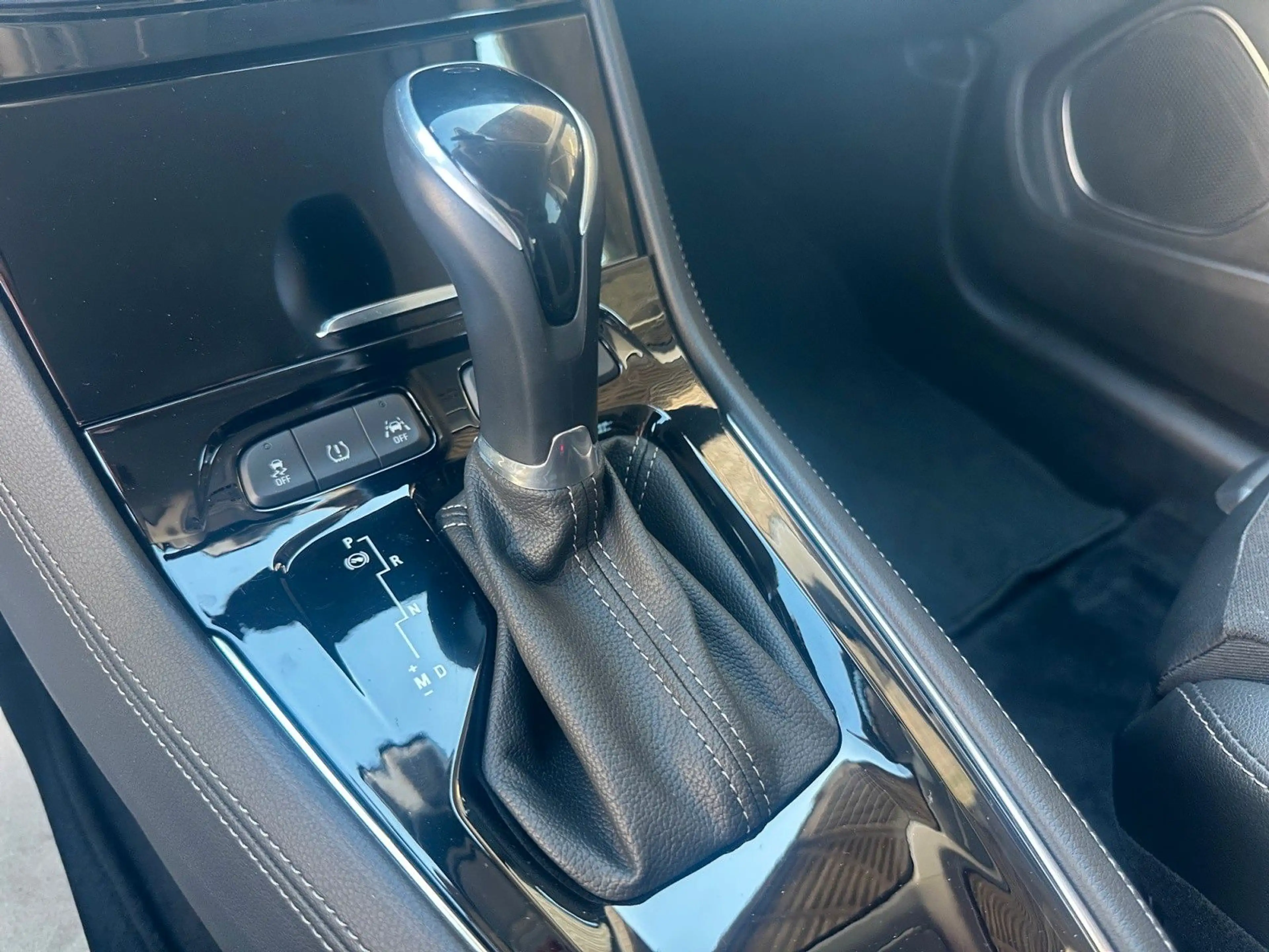 Opel Grandland X Design Line 360CAM+AHK+NAVI+SHZ+TOTW — photo 13
