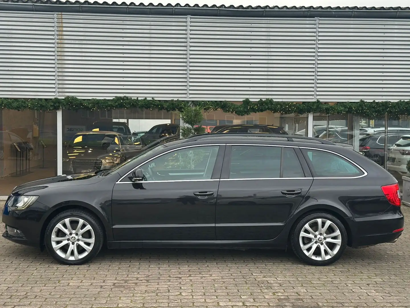 Skoda Superb Combi Exclusive Zwart - 2