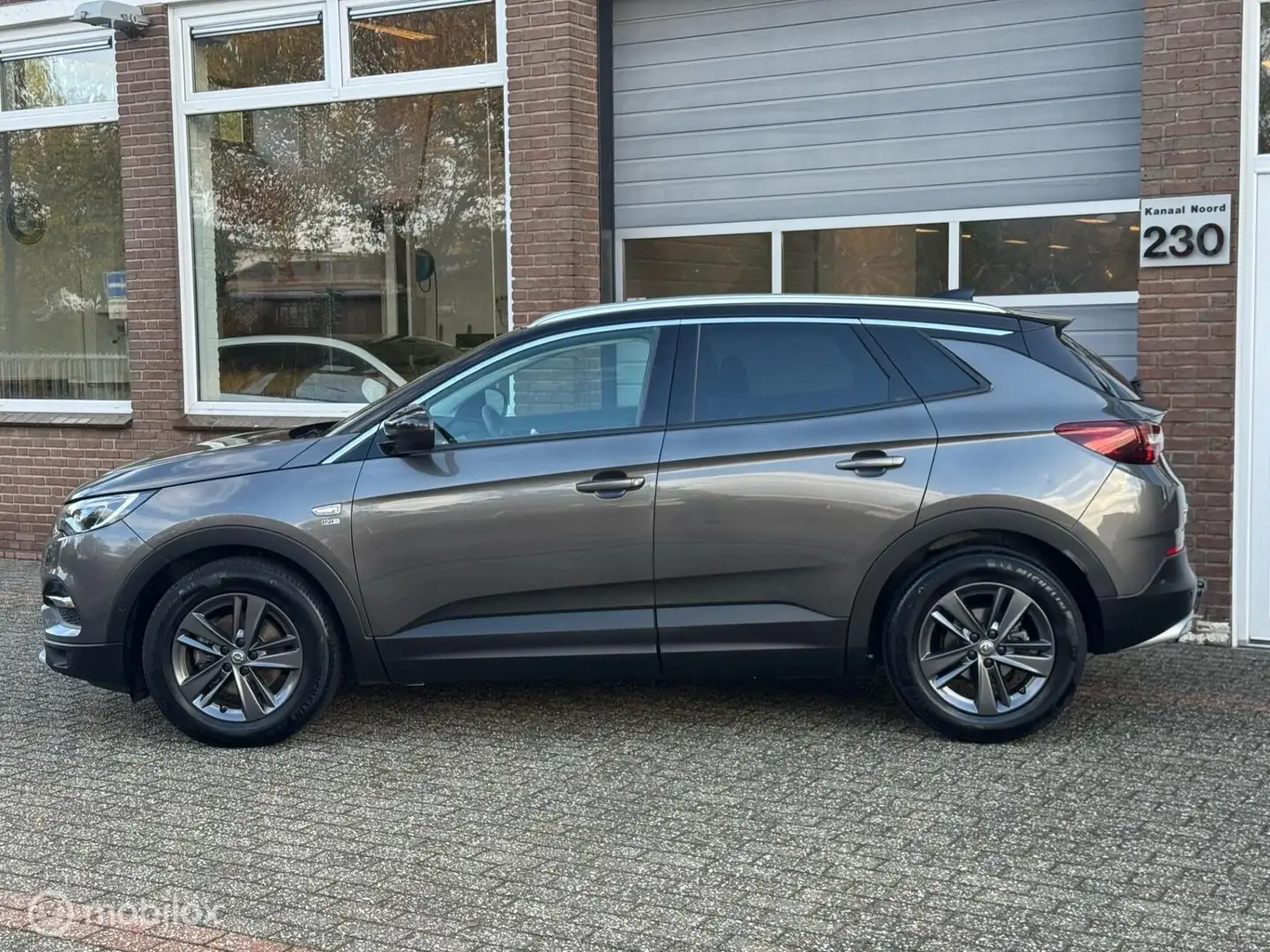 Opel Grandland X 1.2 Turbo CAMERA/ECC-AIRCO/NAVIGATIE Gris - 2