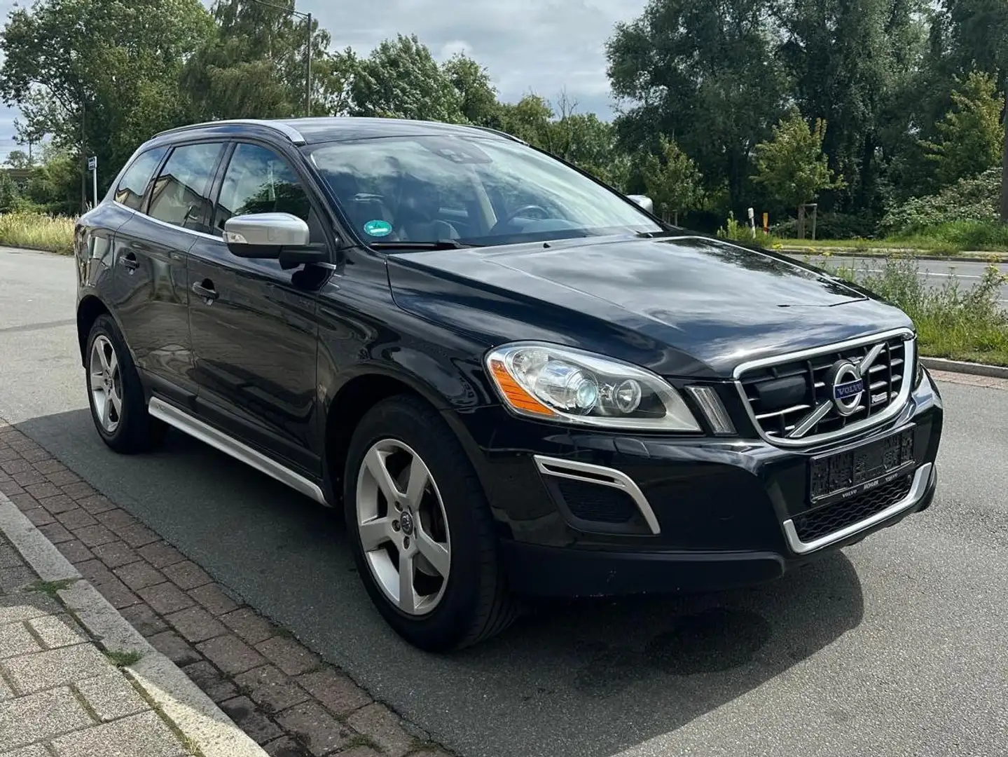 Volvo XC60 D5 AWD Aut. RDesign Negru - 2