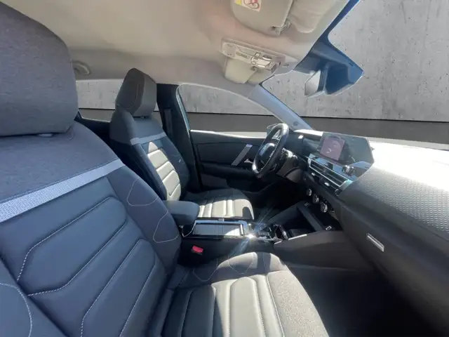 Citroen C4 view 13