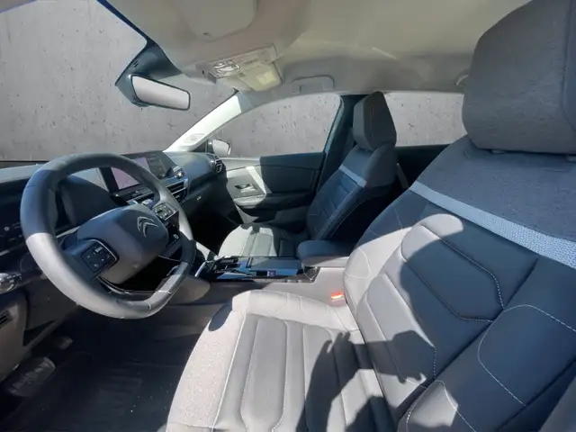 Citroen C4 view 9