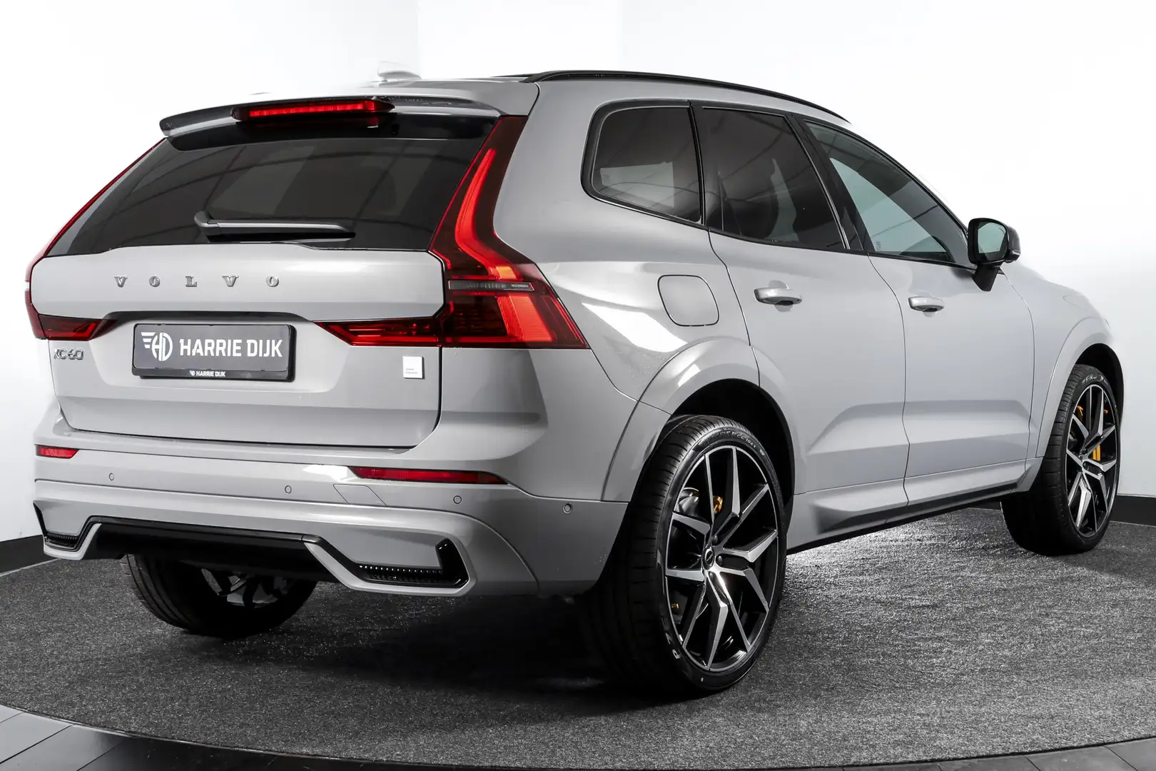 Volvo XC60 2.0 T8 Plug-in-hybrid AWD Polestar Engineered - Fa Grau - 2