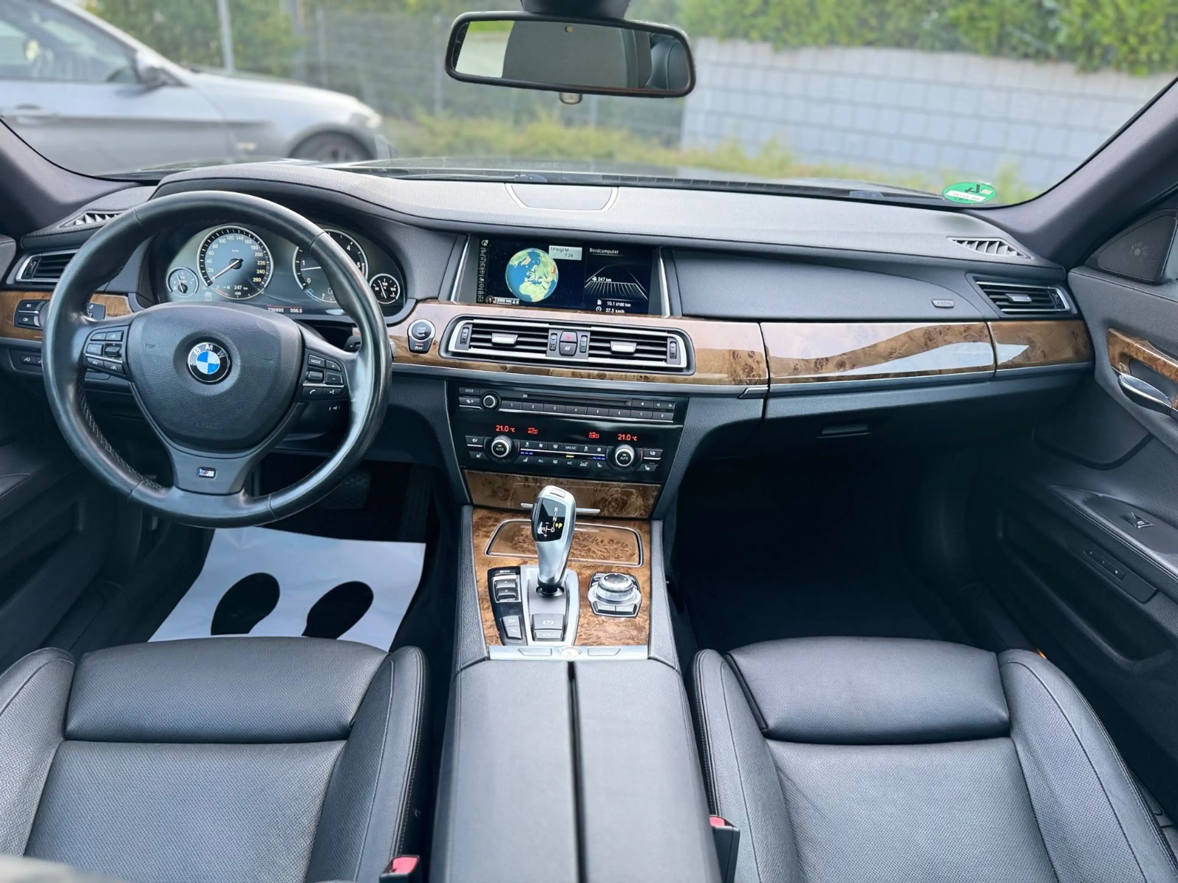 BMW 750 d xDrive*ACC*SHD*STANDHEIZUNG*HUD — photo 10
