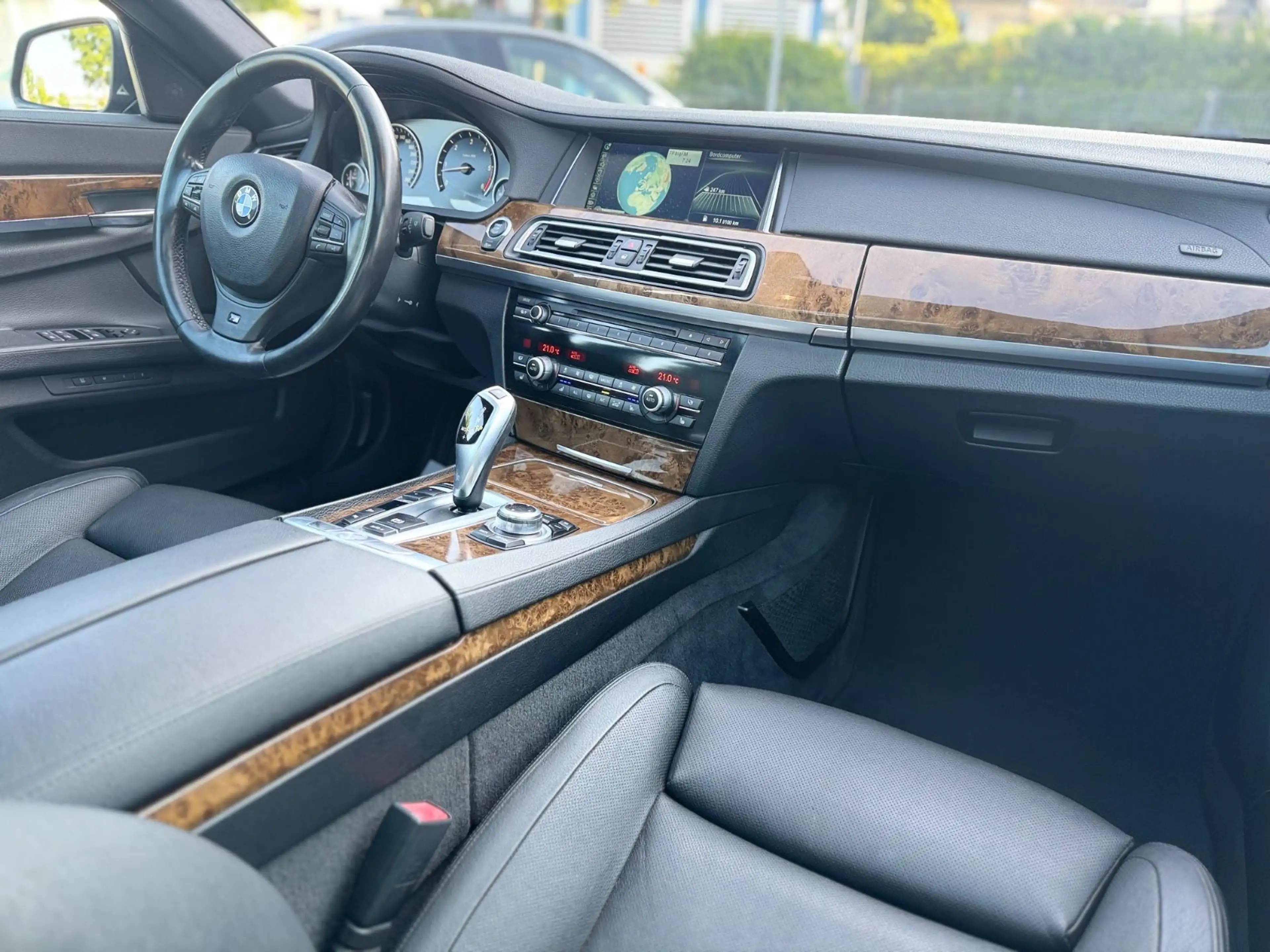 BMW 750 d xDrive*ACC*SHD*STANDHEIZUNG*HUD — photo 9