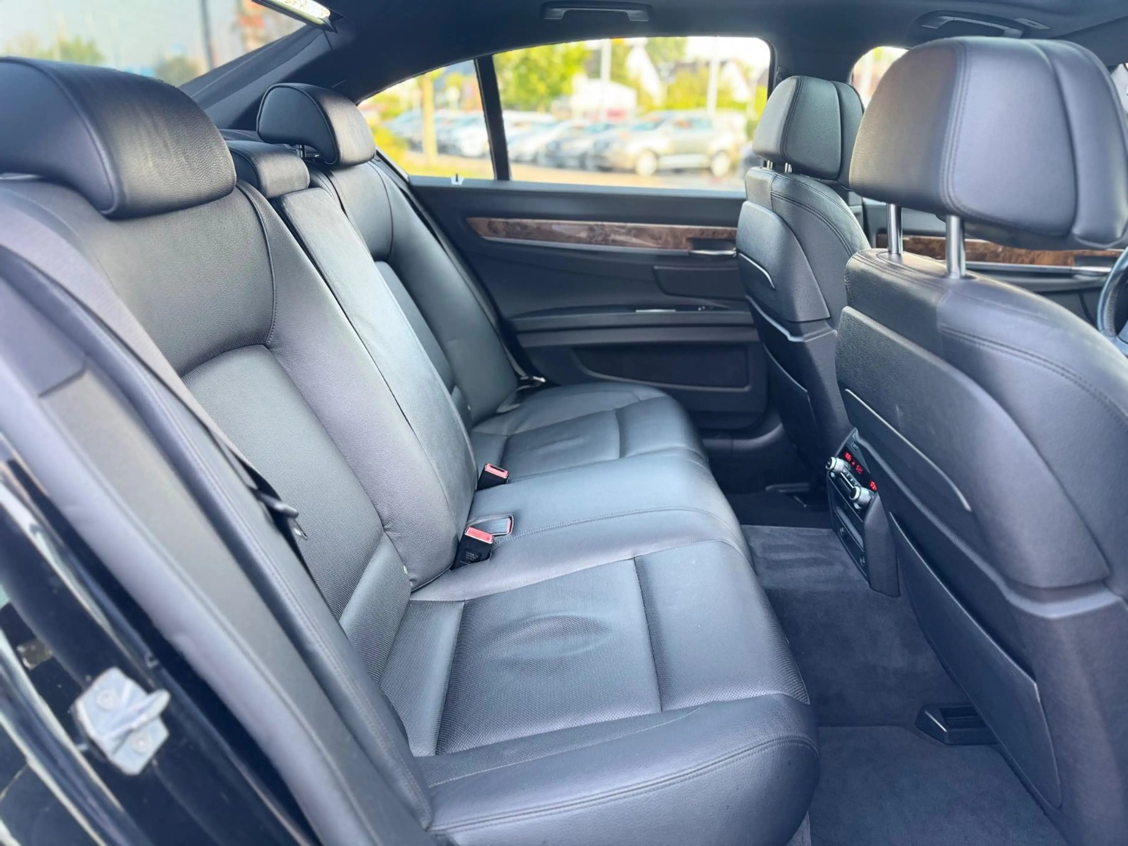 BMW 750 d xDrive*ACC*SHD*STANDHEIZUNG*HUD — photo 14