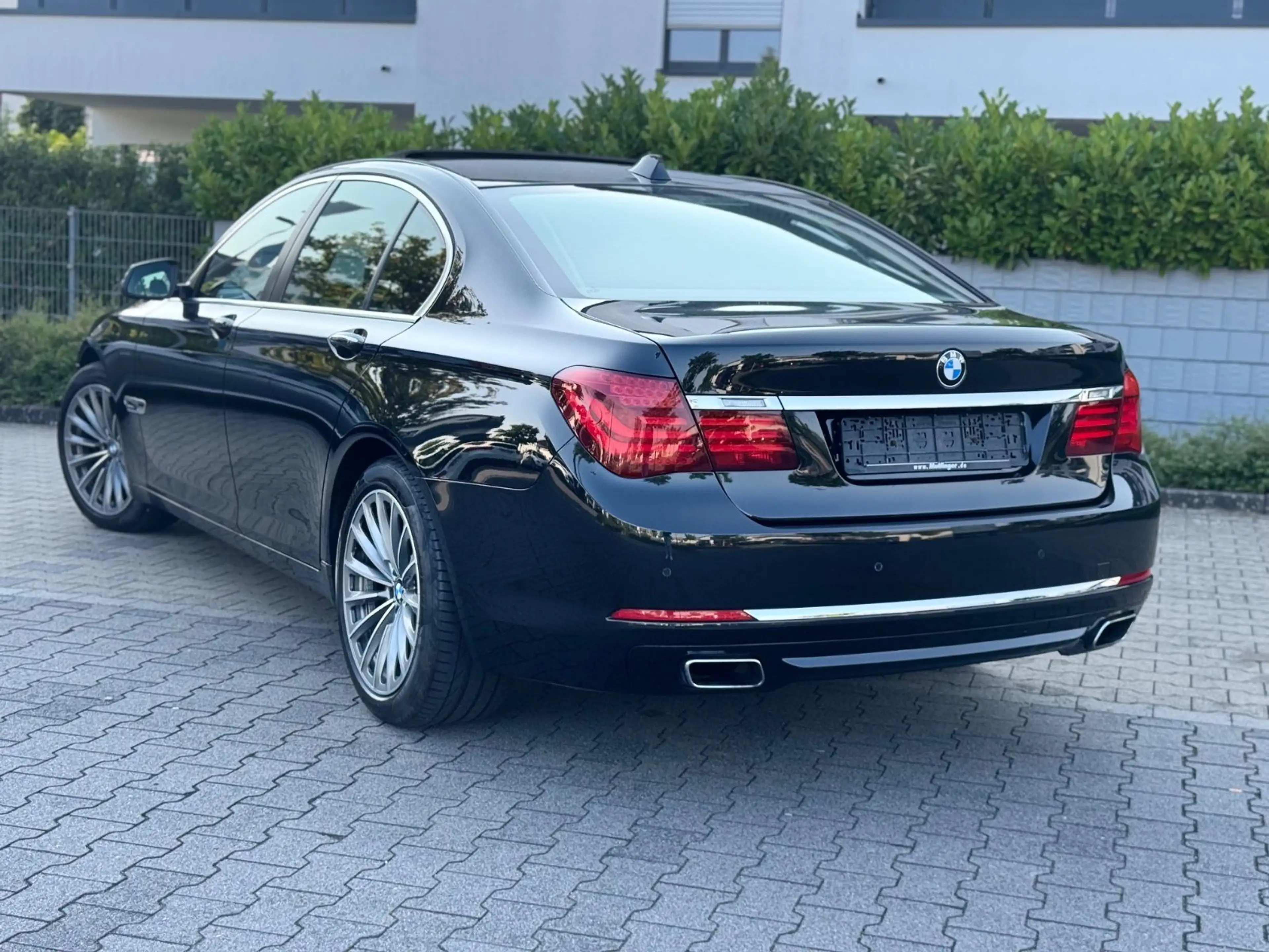 BMW 750 d xDrive*ACC*SHD*STANDHEIZUNG*HUD — photo 3