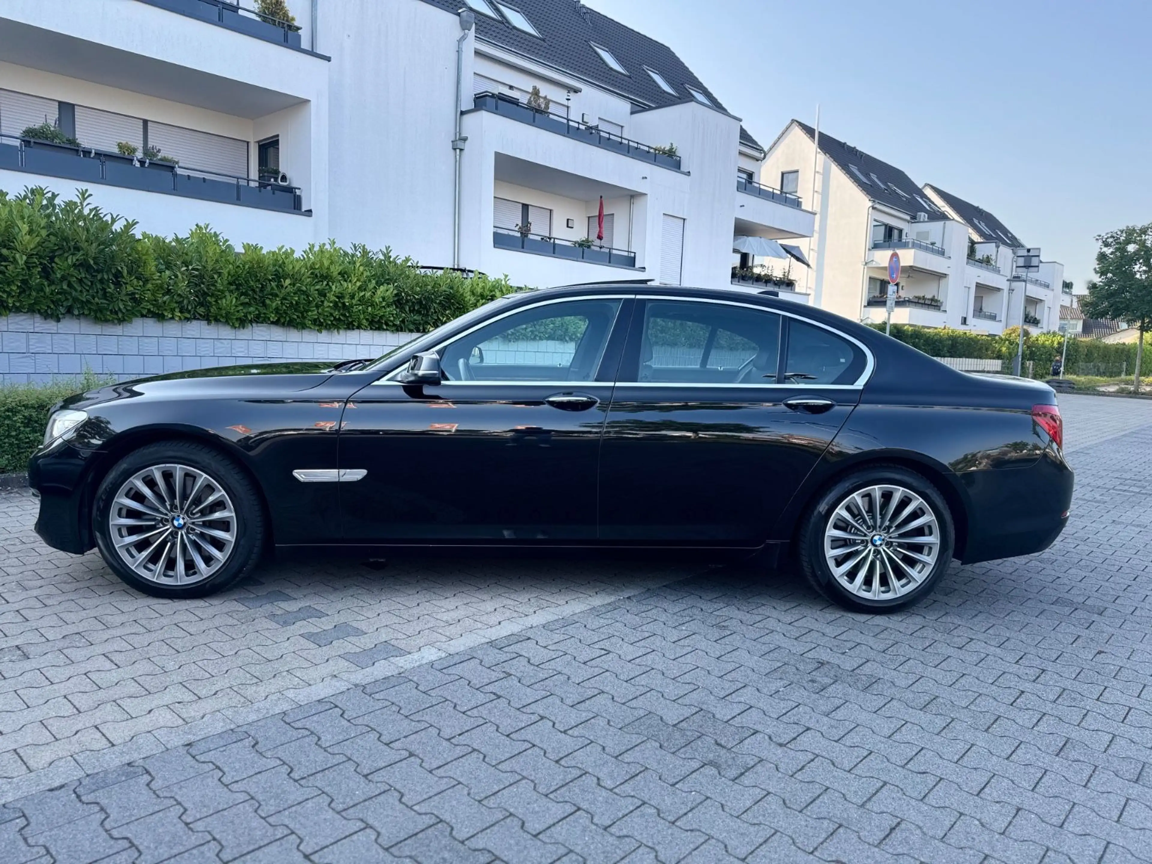 BMW 750 d xDrive*ACC*SHD*STANDHEIZUNG*HUD — photo 8
