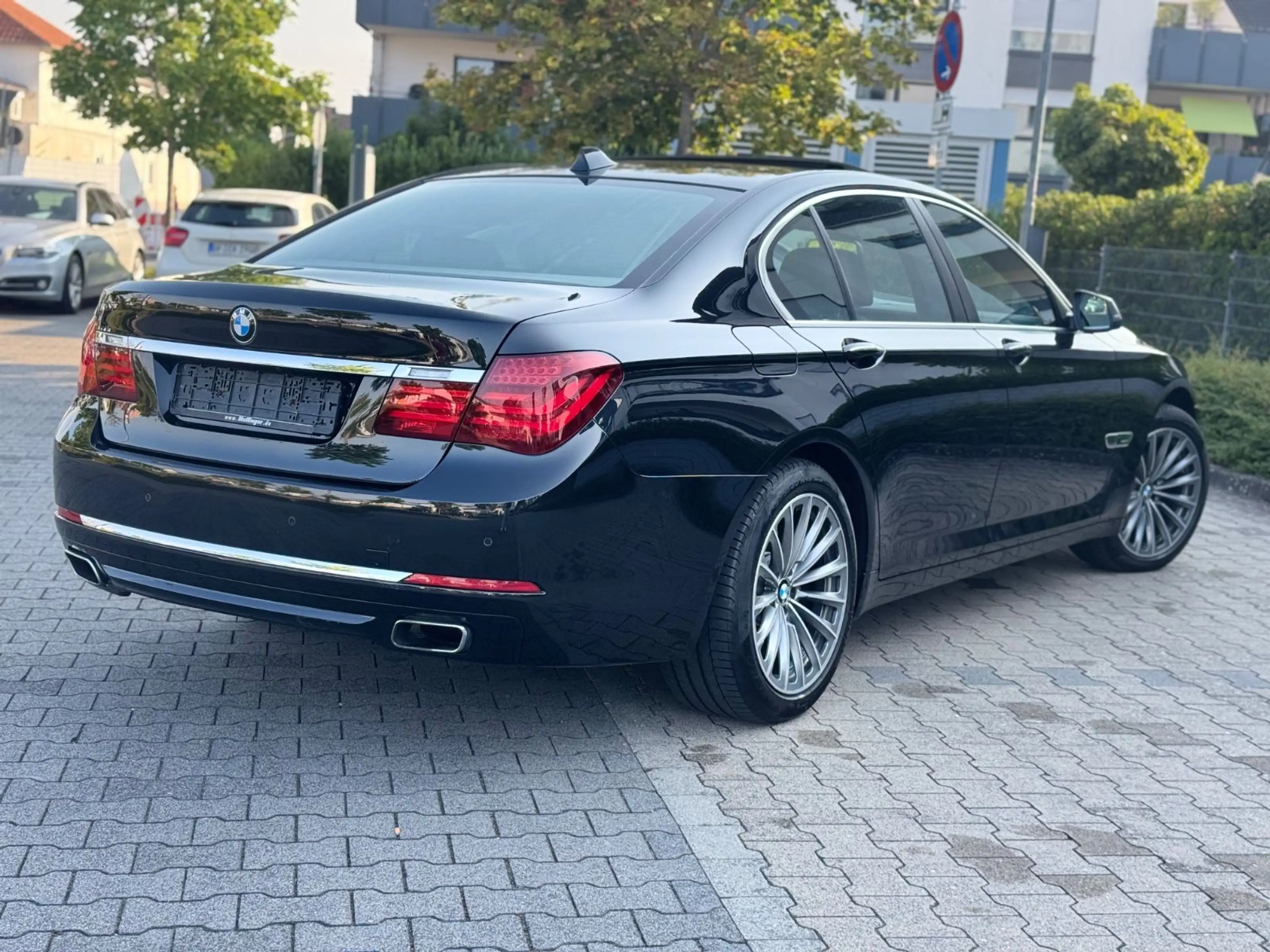 BMW 750 d xDrive*ACC*SHD*STANDHEIZUNG*HUD — photo 4