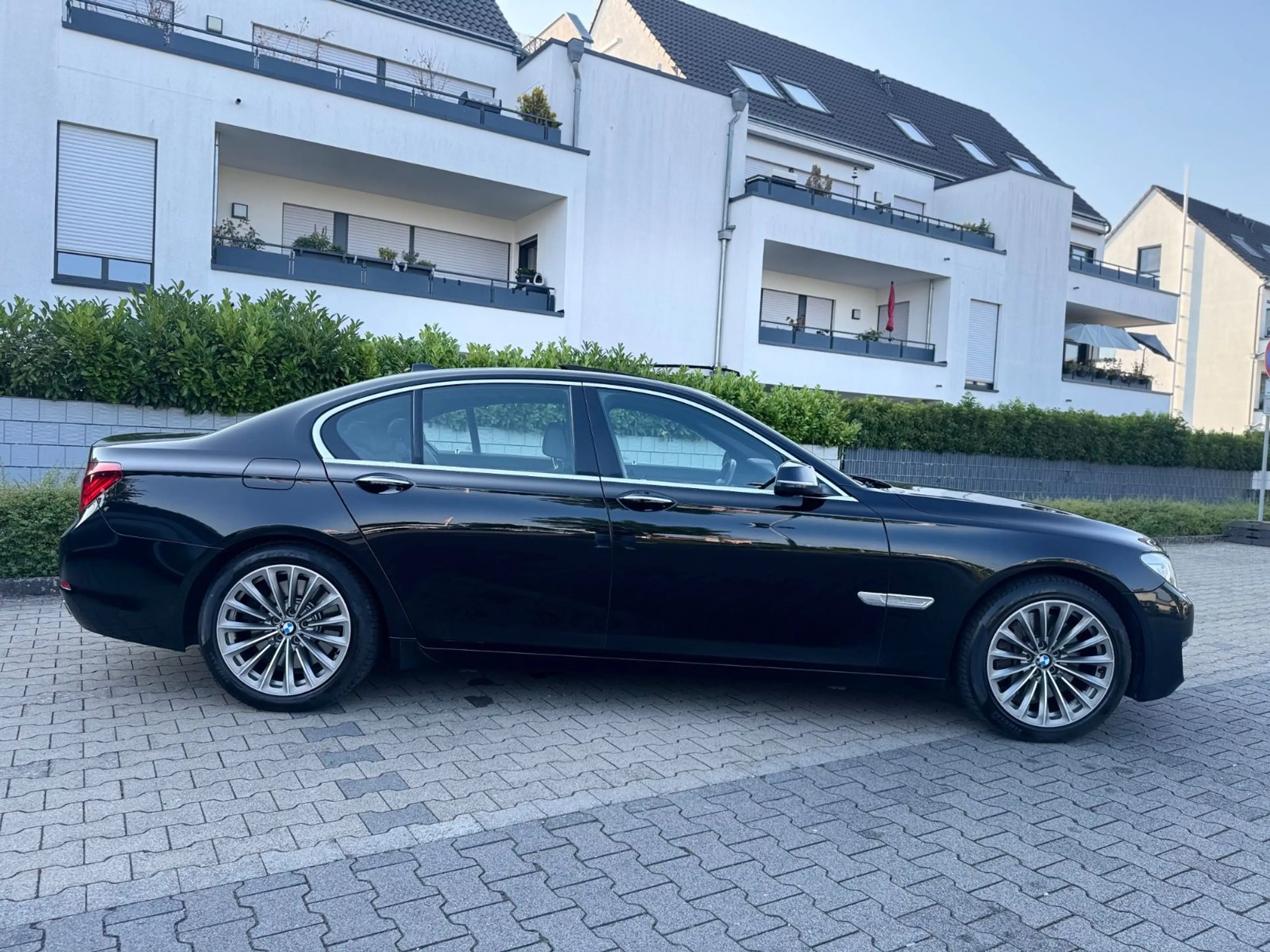 BMW 750 d xDrive*ACC*SHD*STANDHEIZUNG*HUD — photo 7