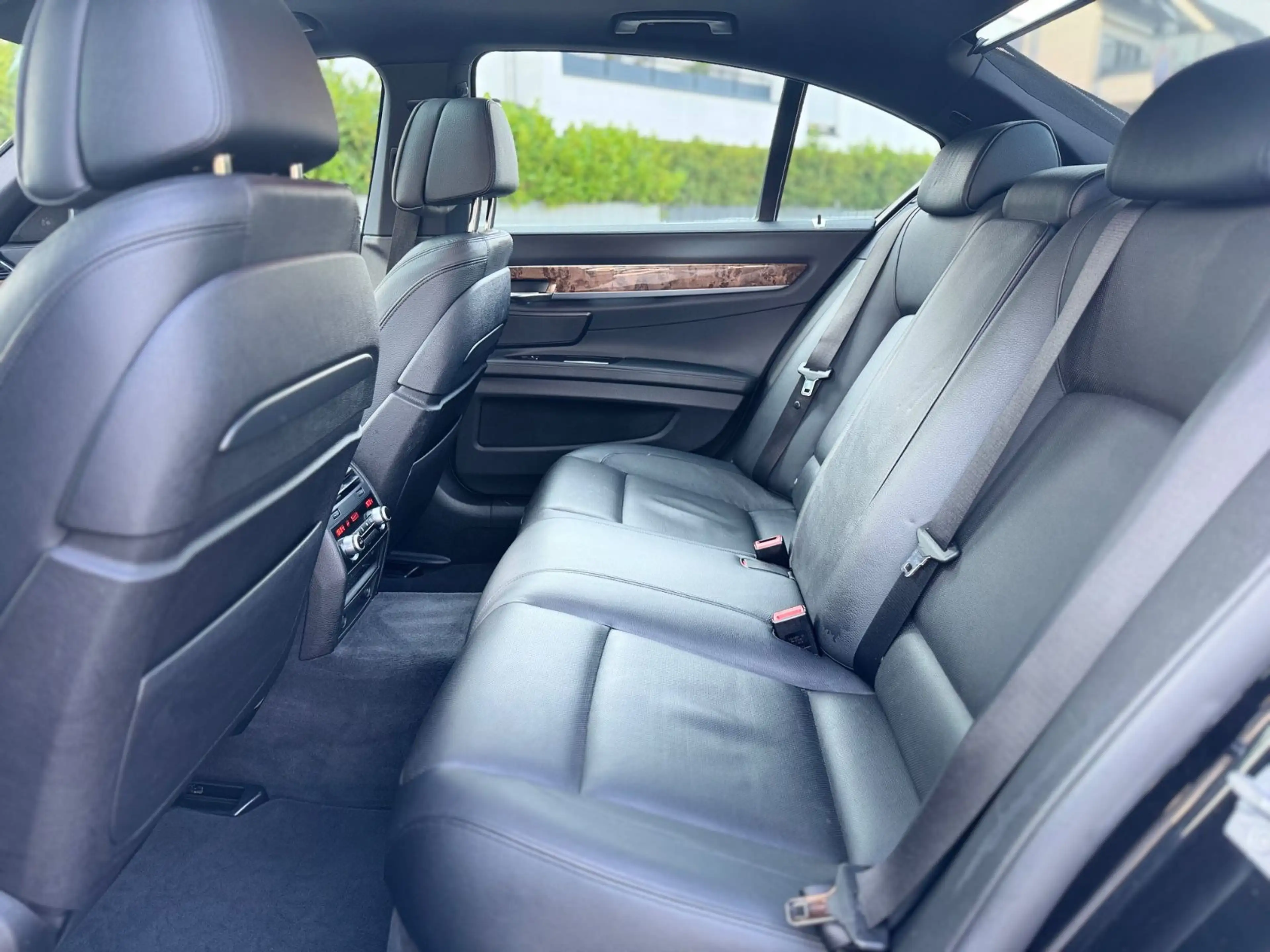 BMW 750 d xDrive*ACC*SHD*STANDHEIZUNG*HUD — photo 13
