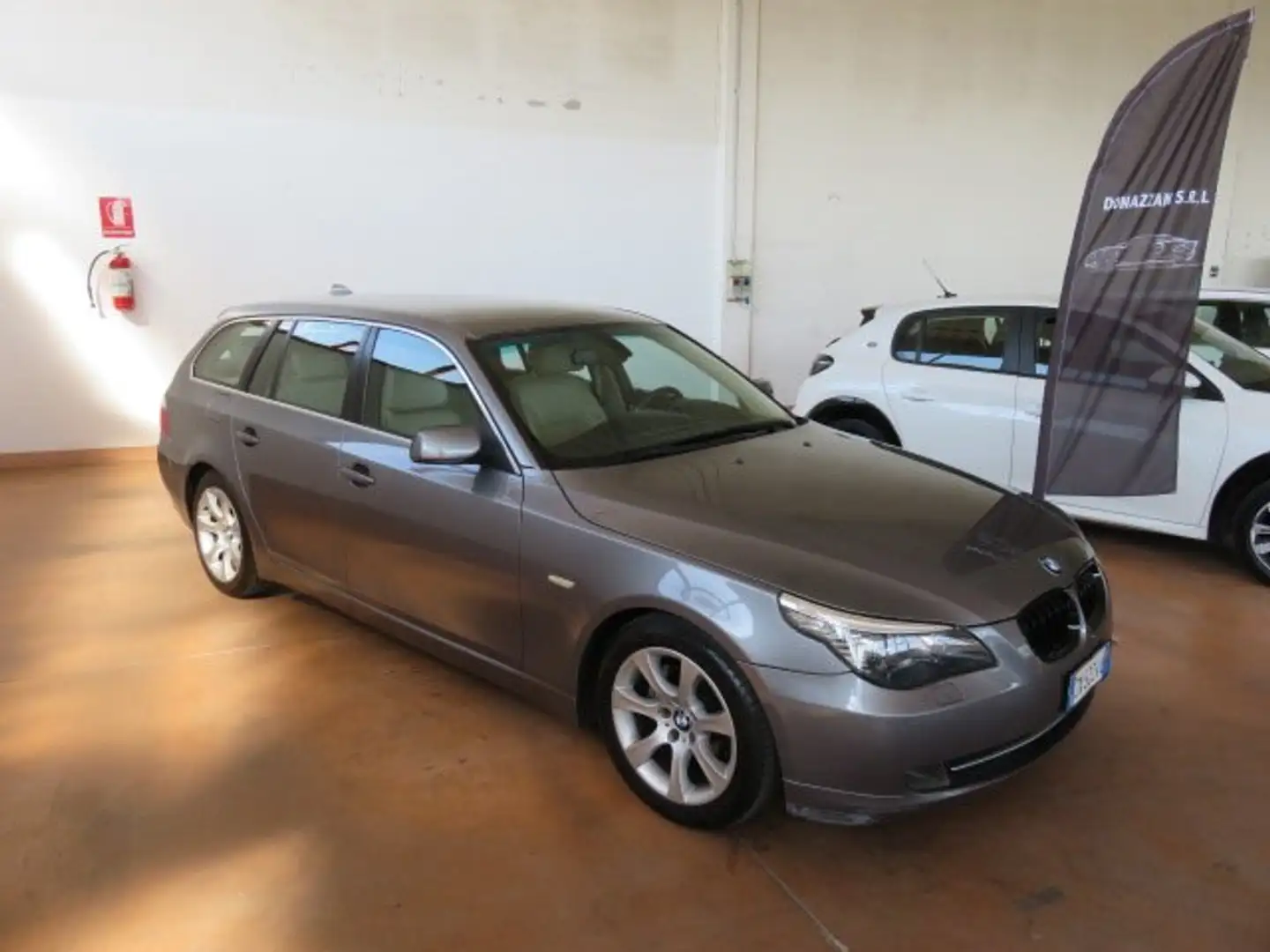 BMW 530 Serie 5  Touring 530d Touring Futura Autom. Grigio - 2