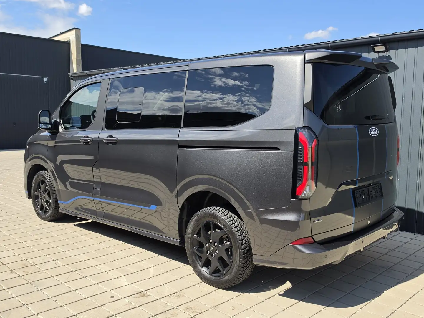 Ford Tourneo Custom Sport 2.5 PHEV L1 *ACC*360°Kam*Pano*Alu Grau - 2