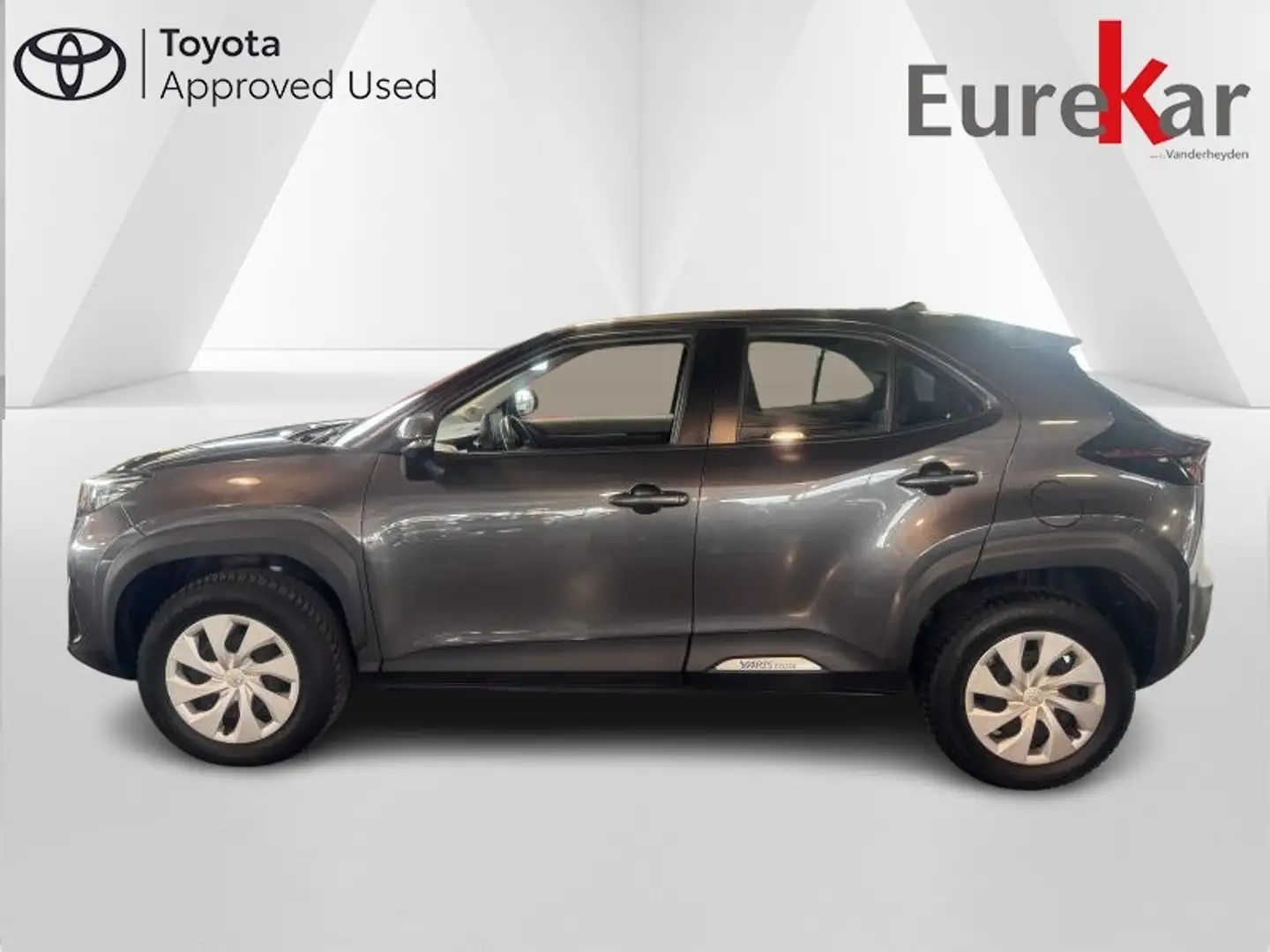 Toyota Yaris Cross 1.5 Hybrid Dynamic Gris - 2