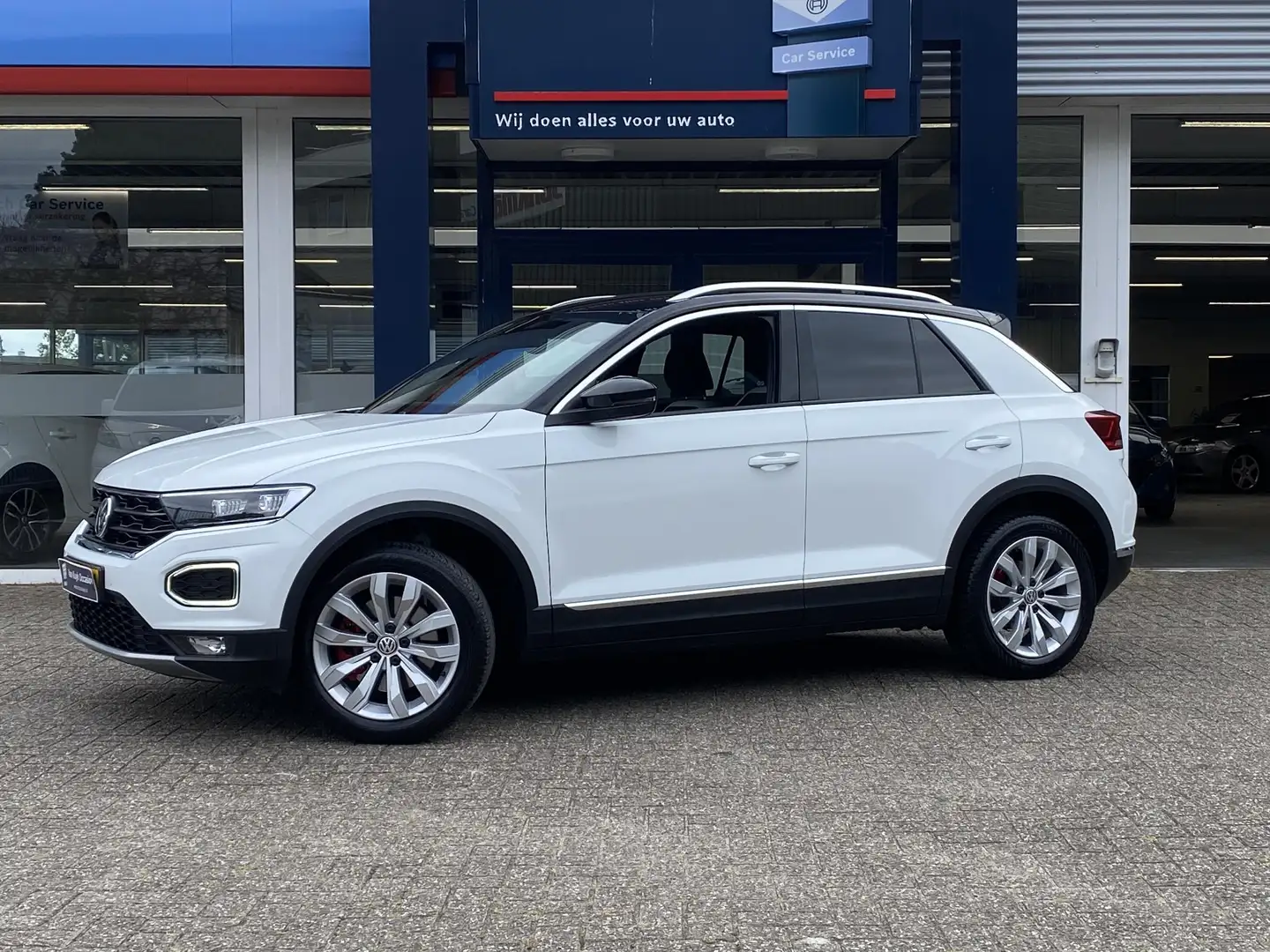 Volkswagen T-Roc 1.5 TSI Sport / Automaat / Dealer-Onderhouden / 15 Wit - 2