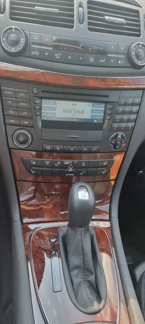 Mercedes-Benz E 500 Youngtimer Gutachten 2+ Navi Luftfederung AHK Gümüş rengi - 2