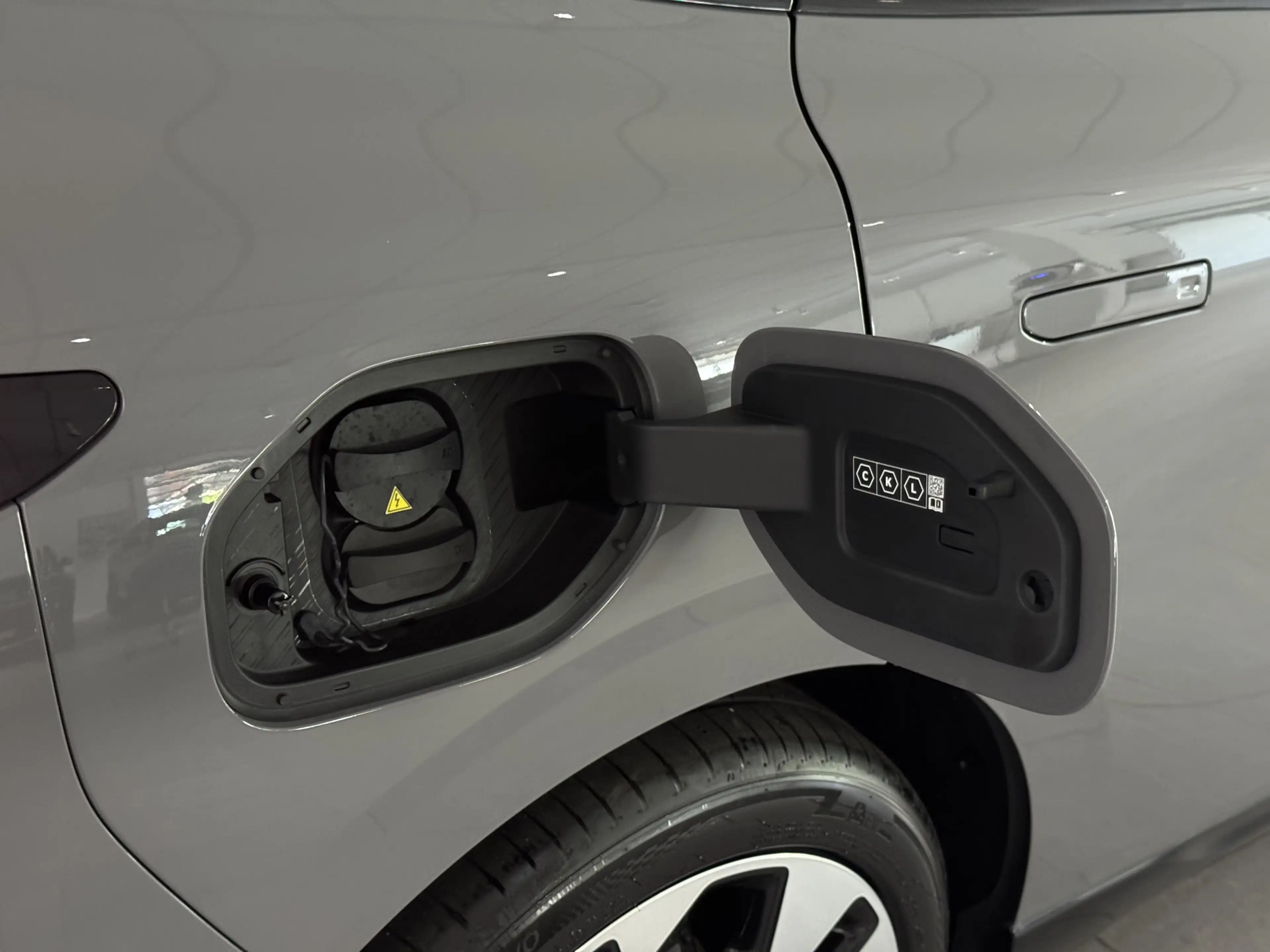 Leapmotor B05 ProMax Design 67.1 kWh Volledig elektrisch, 482 km — photo 10