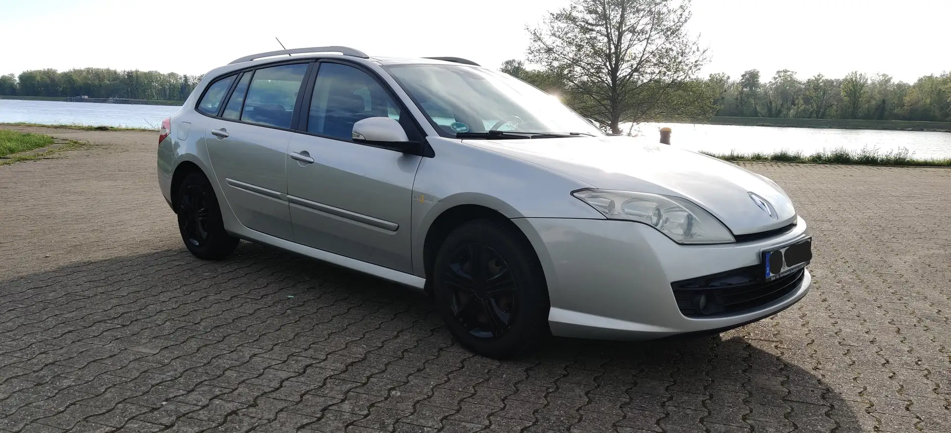 Renault Laguna Grandtour Diesel 2.0 dCi Plateado - 2