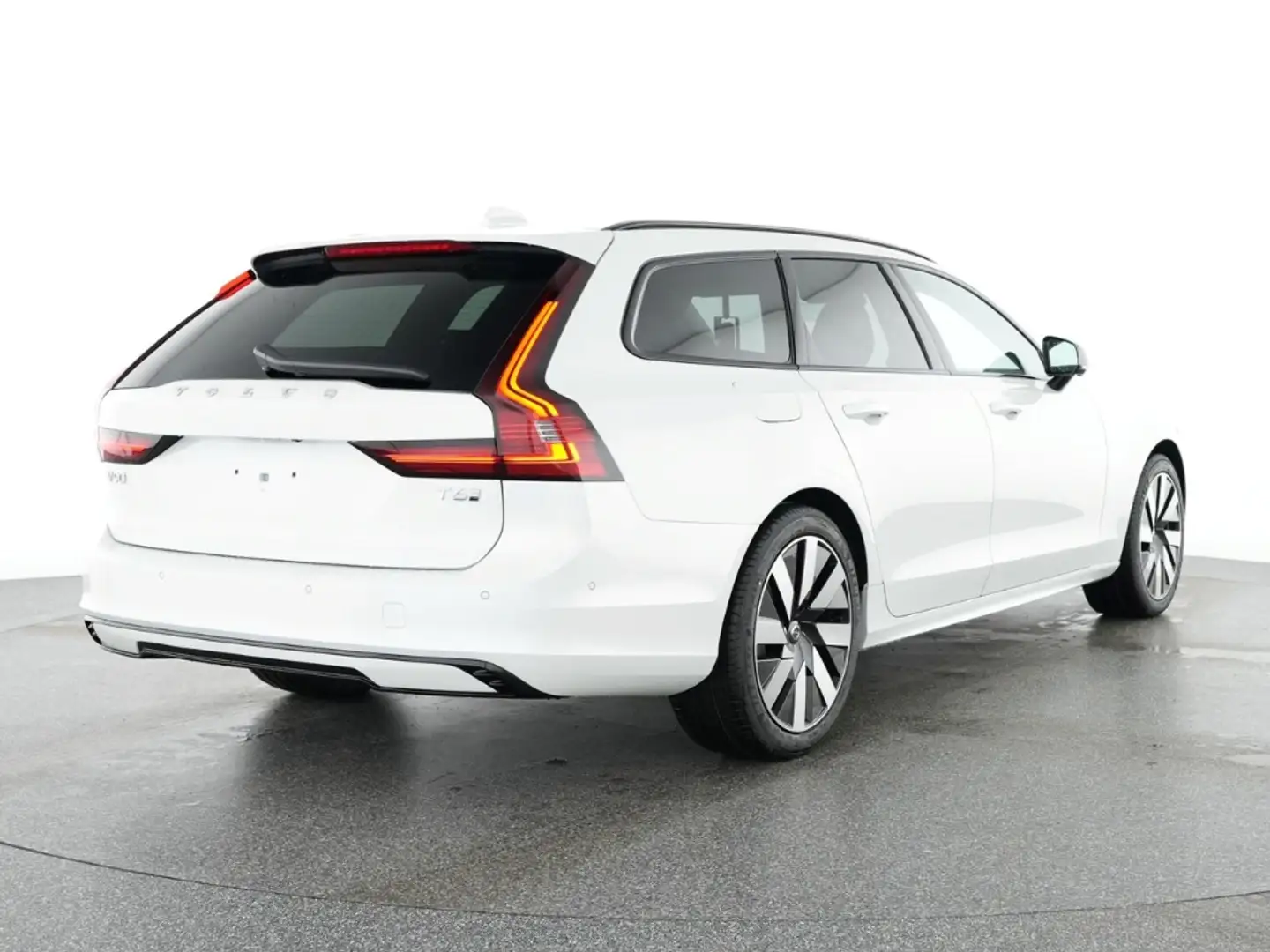 Volvo V90 Kombi Plus Dark Recharge Plug-In Hybrid AWD StandH Weiß - 2