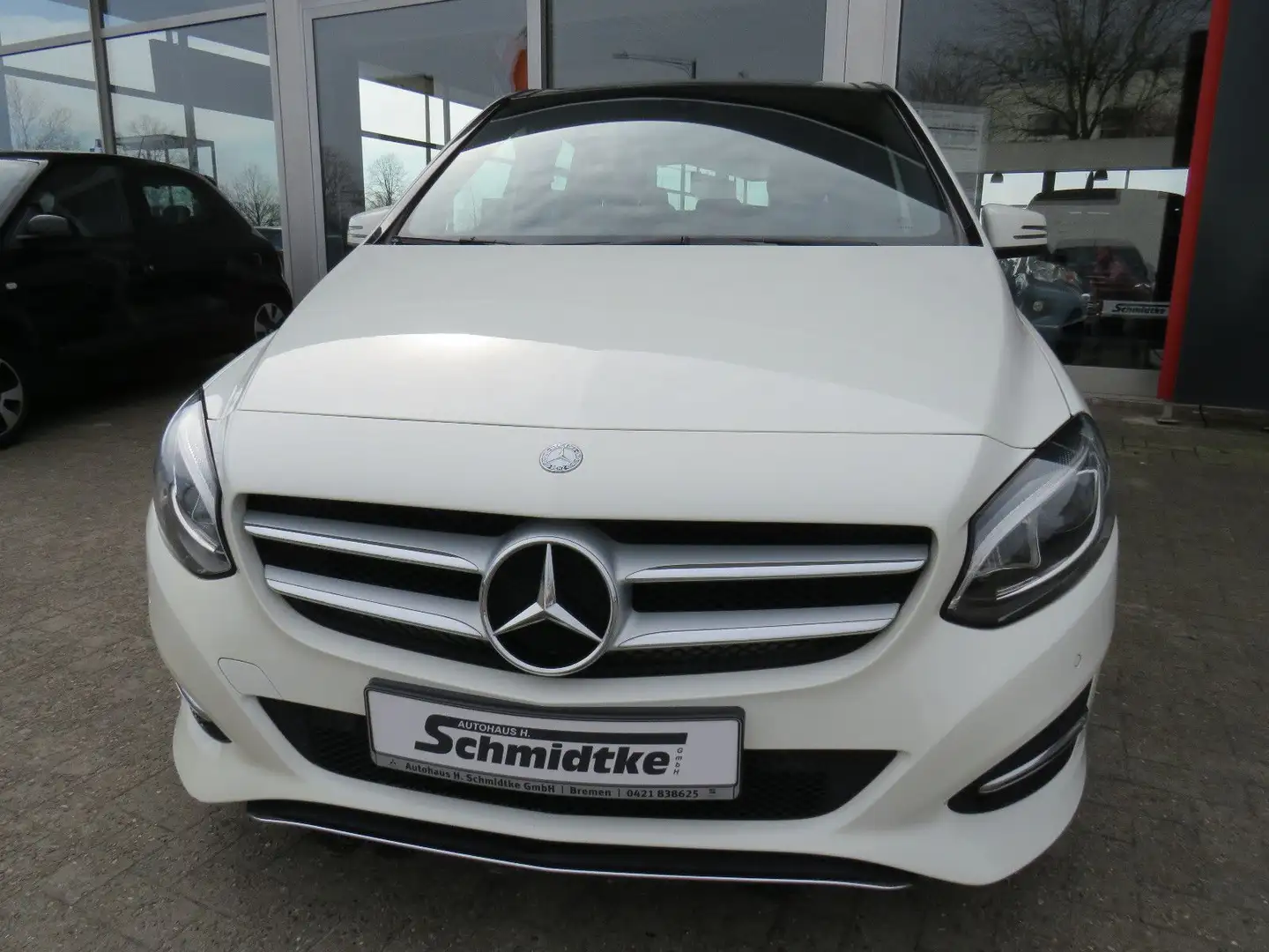 Mercedes-Benz B 200 Style 1.6 Aut.*Stdhzg.*Leder*Pano.*Navi Bílá - 2