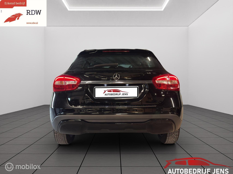 Mercedes-Benz GLA 180 Sport Edition — photo 18