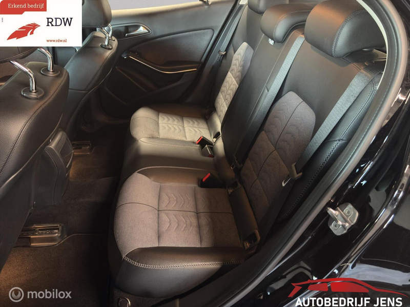 Mercedes-Benz GLA 180 Sport Edition — photo 12