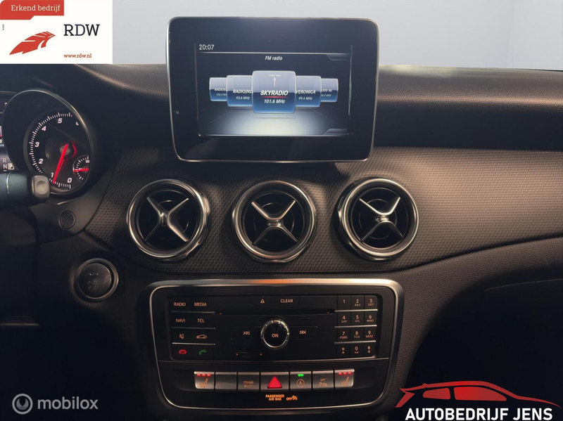 Mercedes-Benz GLA 180 Sport Edition — photo 16