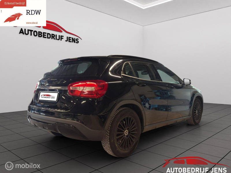 Mercedes-Benz GLA 180 Sport Edition — photo 10