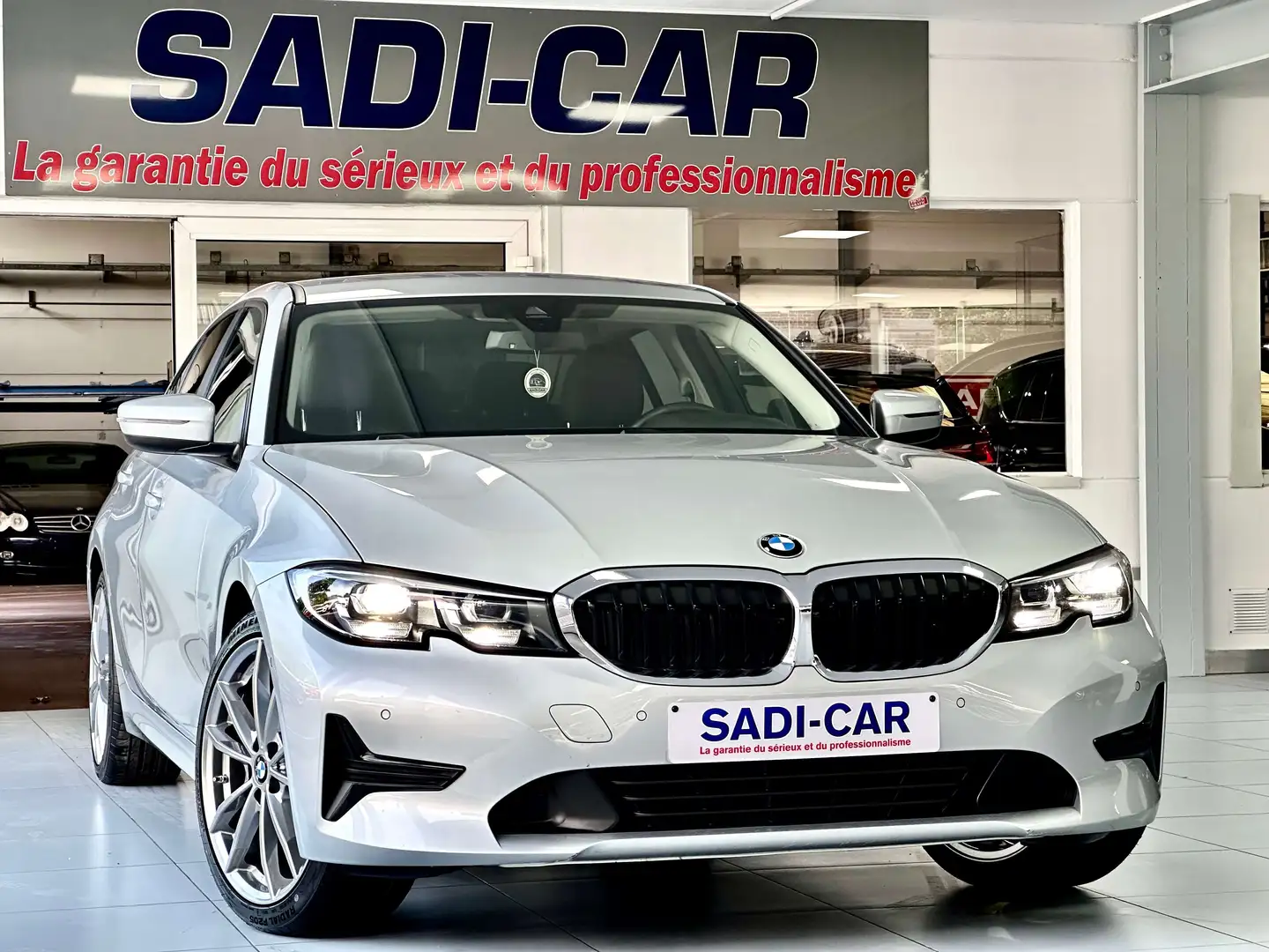 BMW 318 318 dA 136cv PACKSPORT Gris - 1