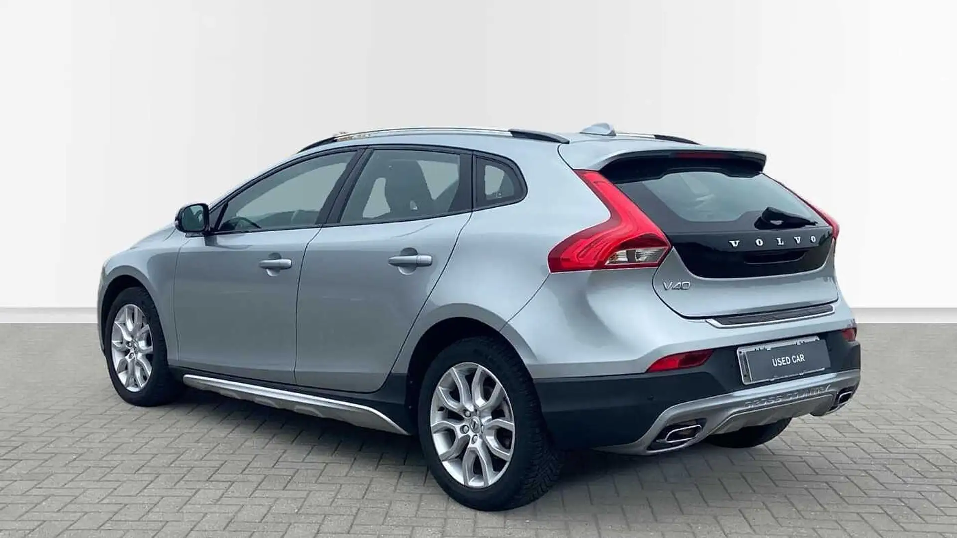Volvo V40 Cross Country Pro D3 Geartronic Argent - 2
