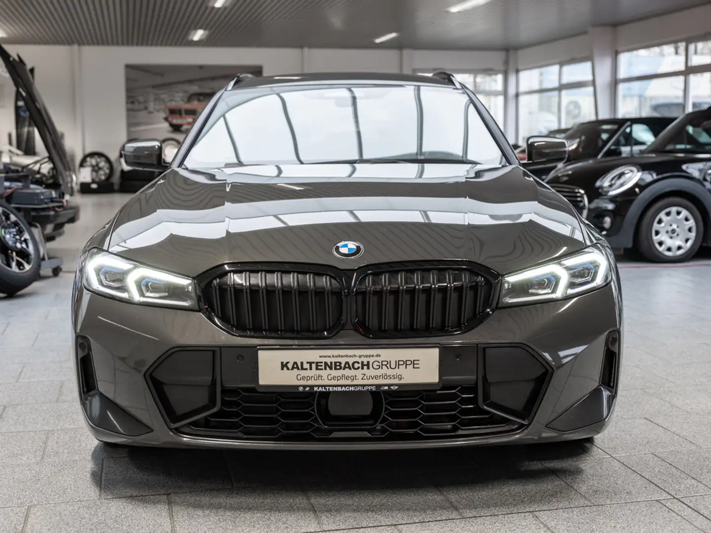 BMW 320 d Touring xDrive M-Sport STANDHZ HUD H/K Grau - 2