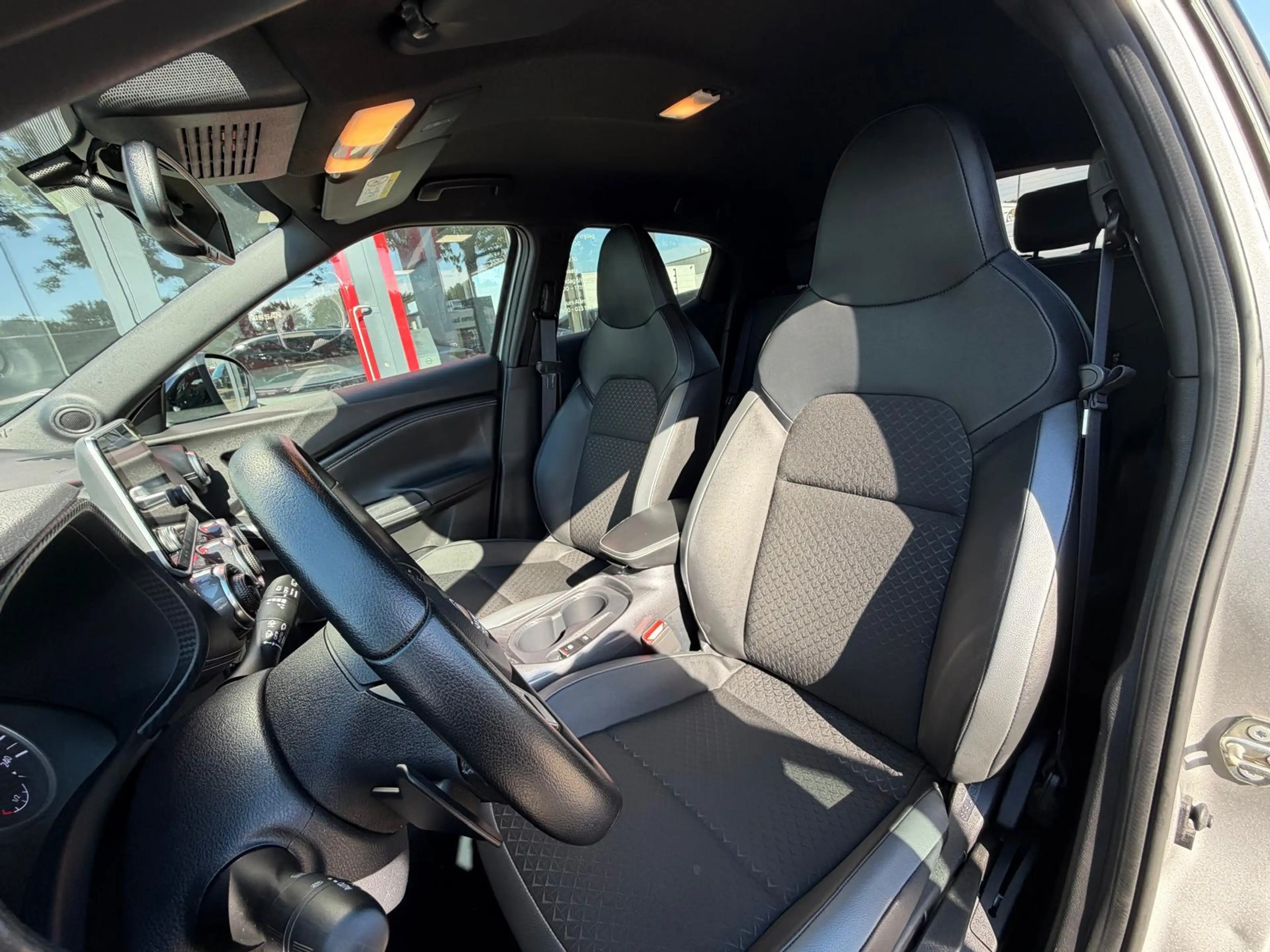 Nissan Juke DIG-T 115 N-Connecta | Achteruitrijcamera | — photo 10