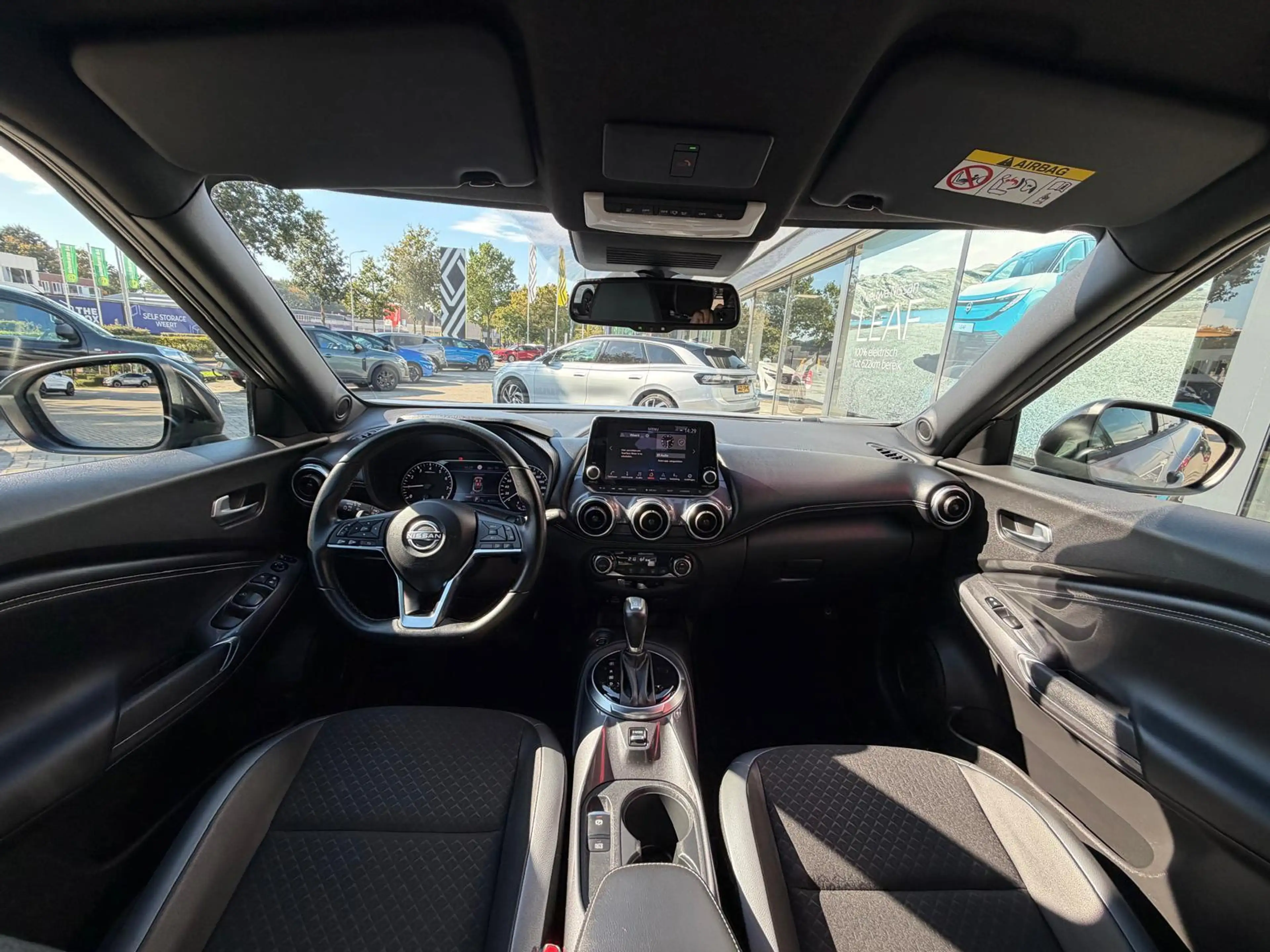 Nissan Juke DIG-T 115 N-Connecta | Achteruitrijcamera | — photo 13