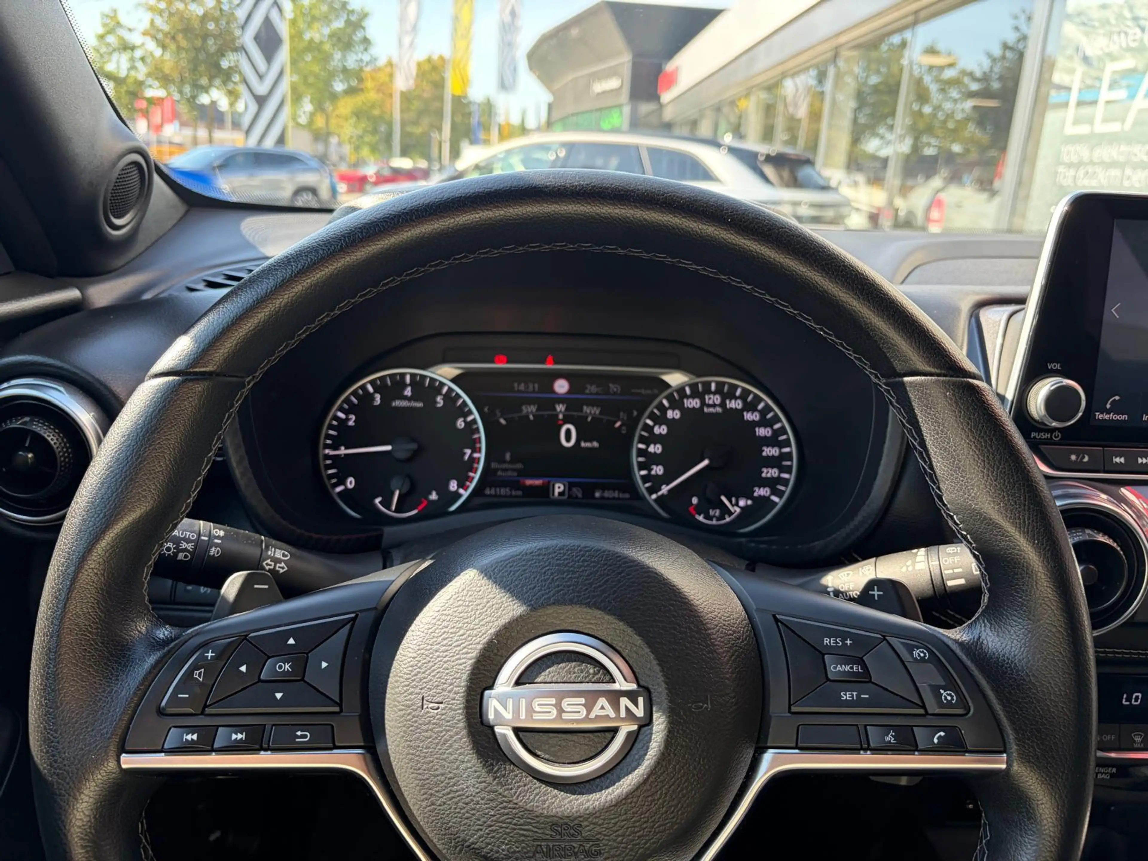 Nissan Juke DIG-T 115 N-Connecta | Achteruitrijcamera | — photo 15
